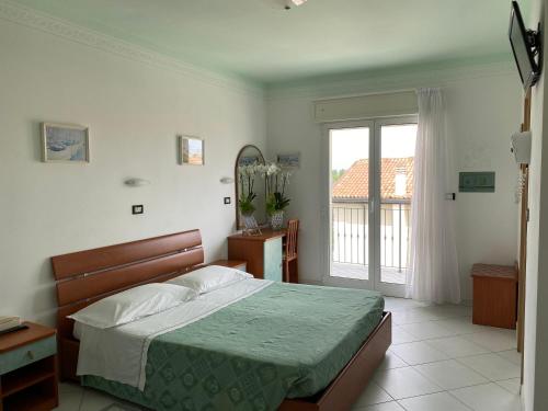 Triple Room - Photo 2