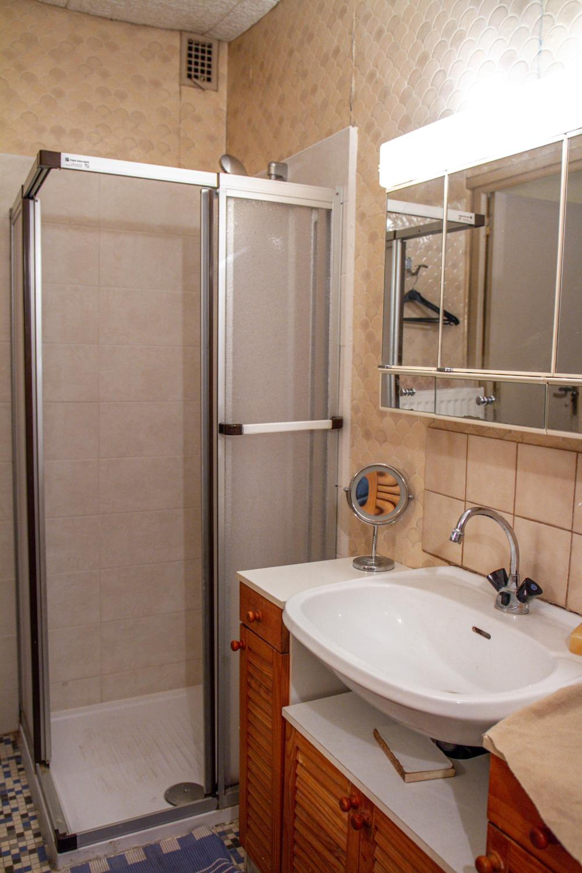 Triple Room with Shared Bathroom photo 3