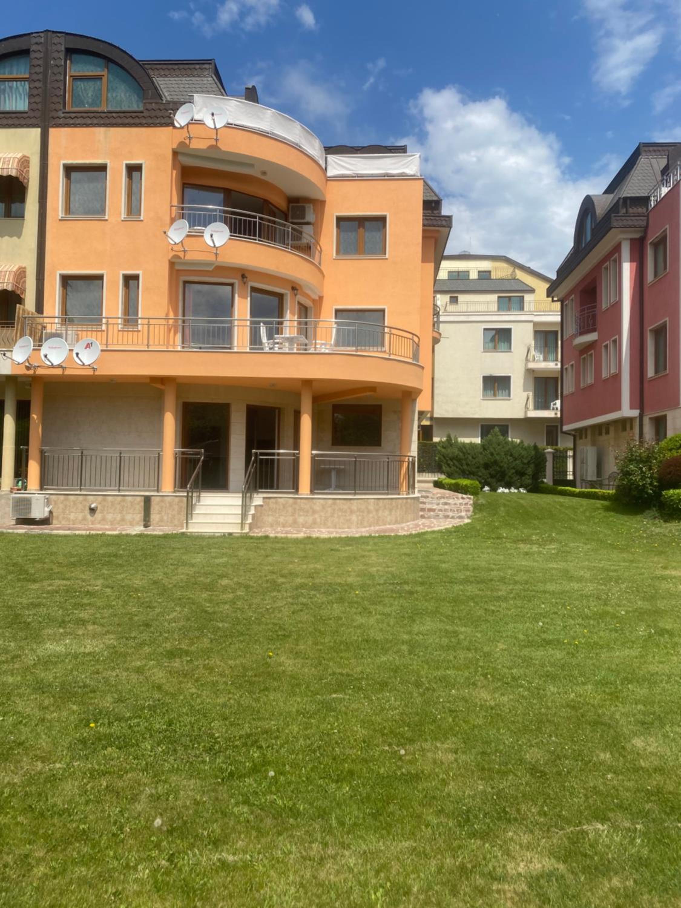 One-Bedroom Apartment-Ground Floor photo 1