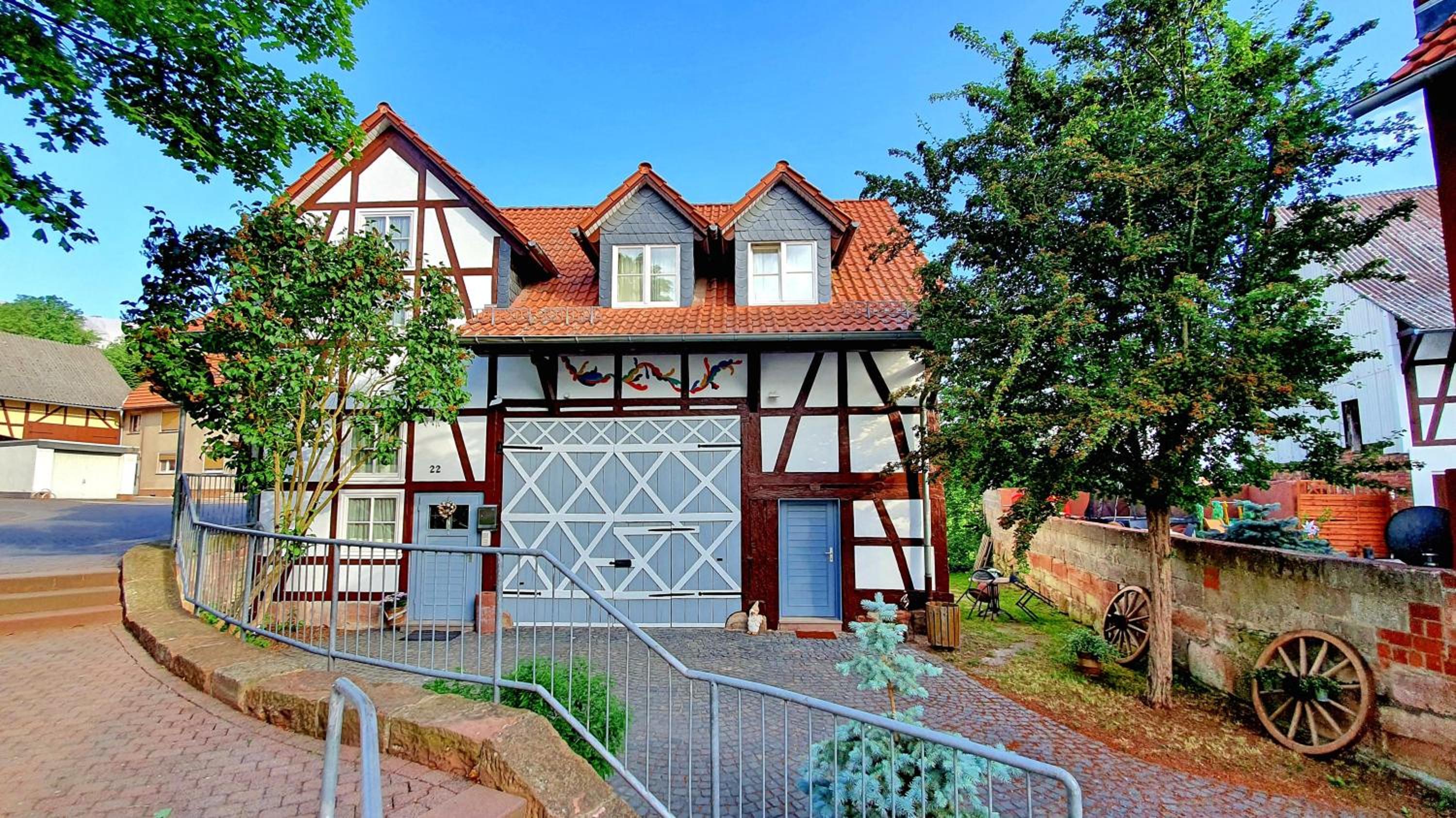 Three-Bedroom House - Photo 8