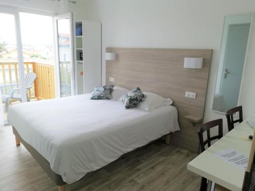 Standard Double Room with Balcony