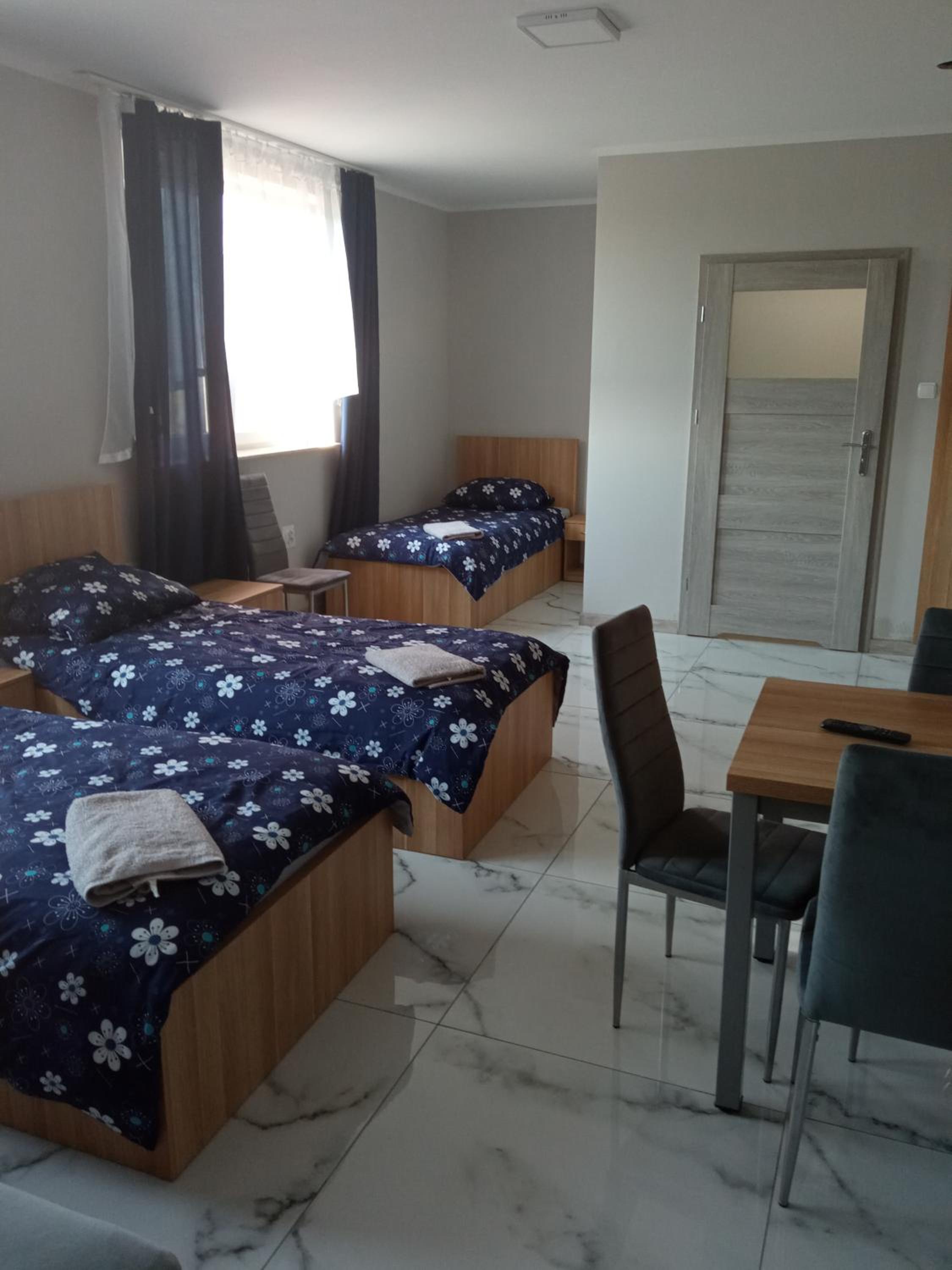 Family Room with Private Bathroom - Photo 12