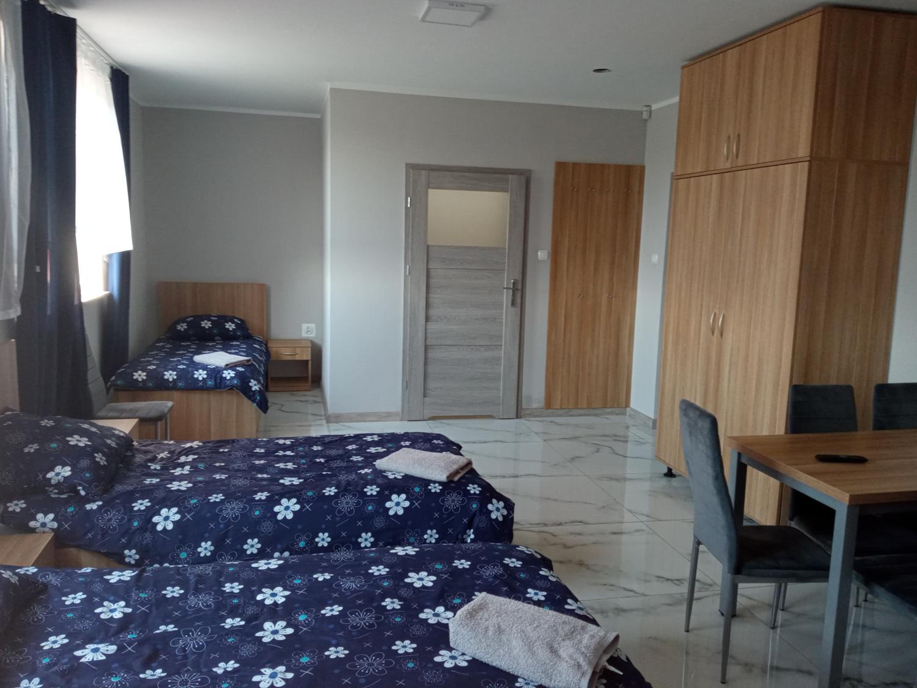 Family Room with Private Bathroom - Photo 14
