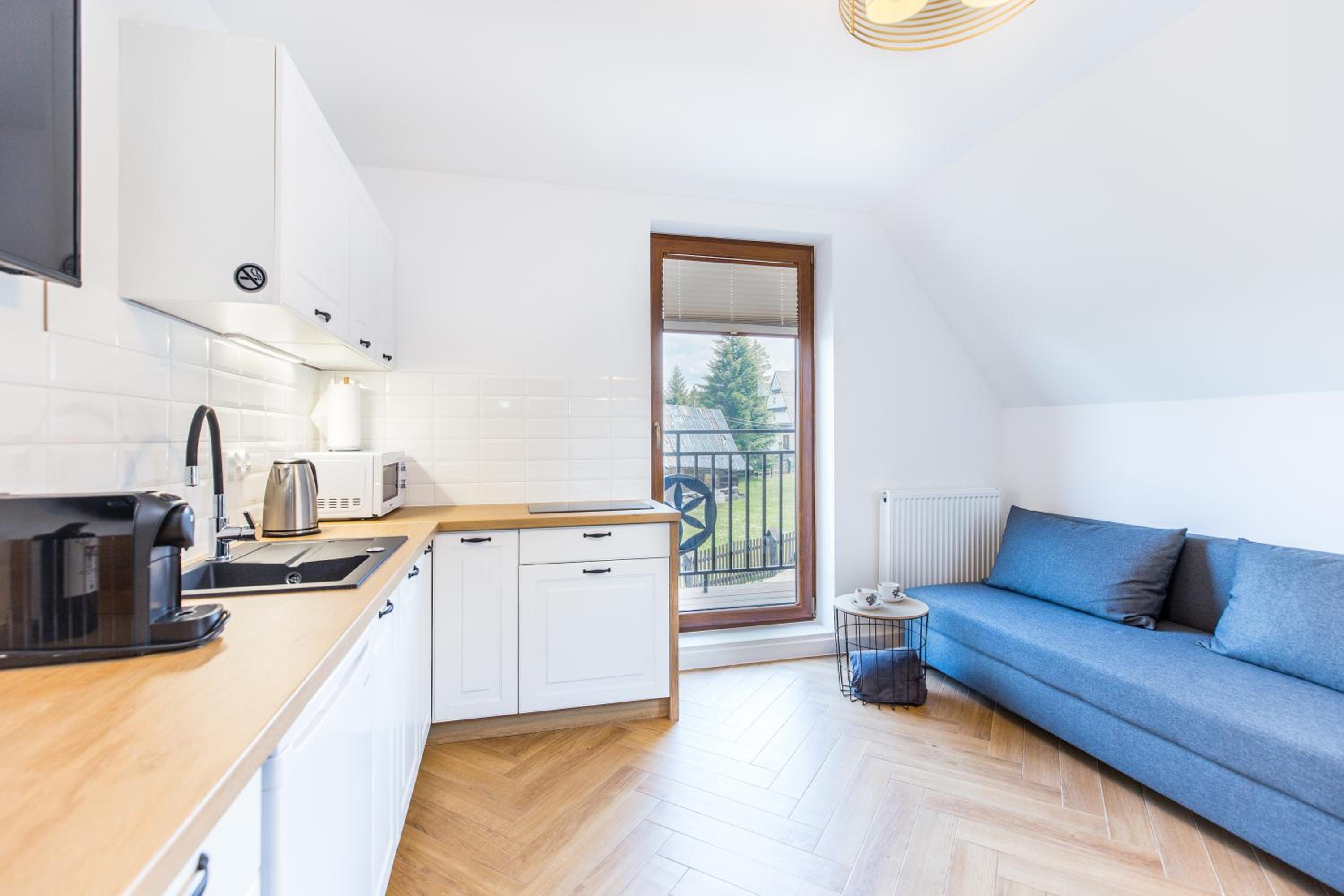 Apartment with Balcony "Schronisko Rodzinne"