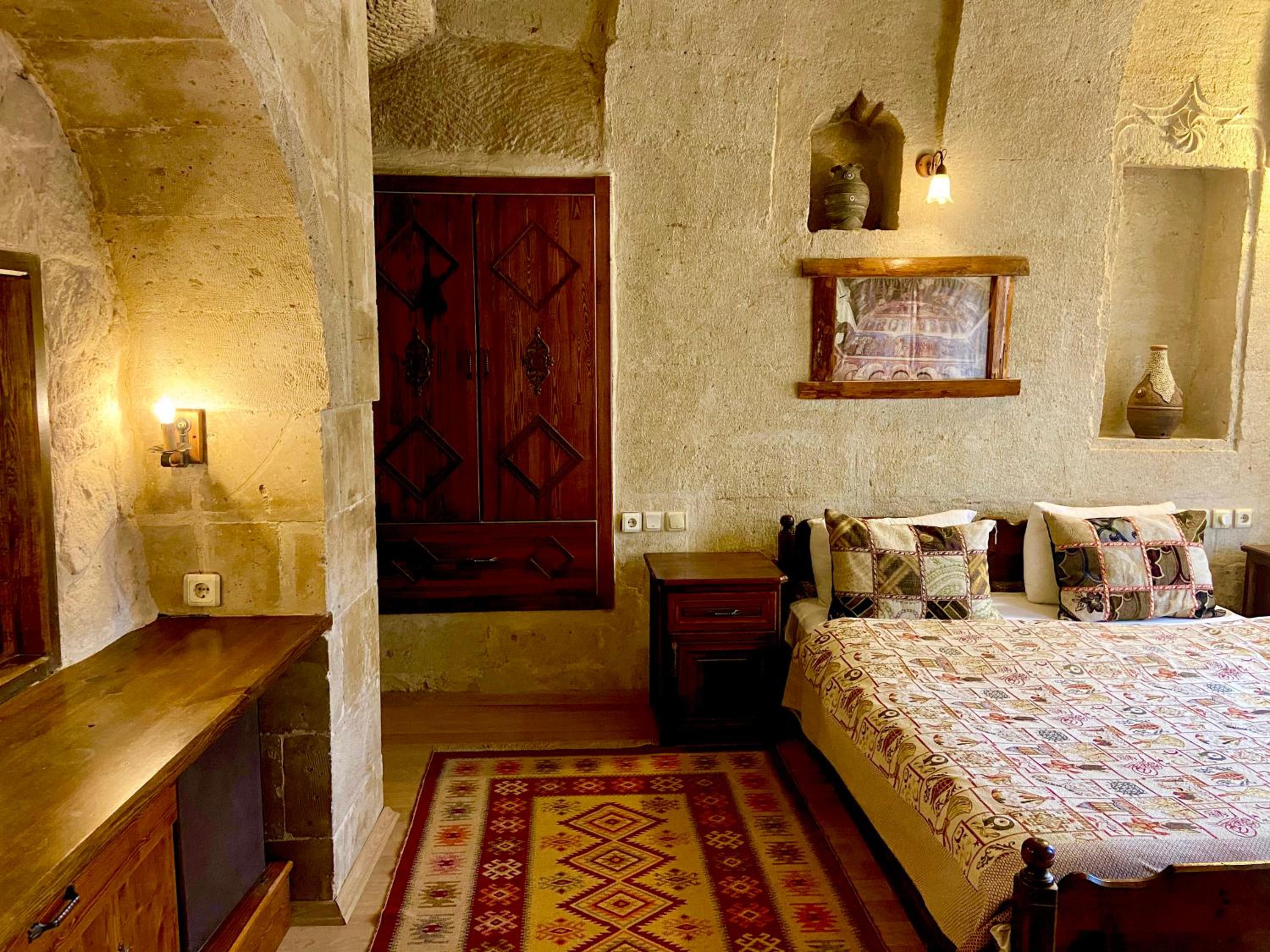 Superior Cave Double Room