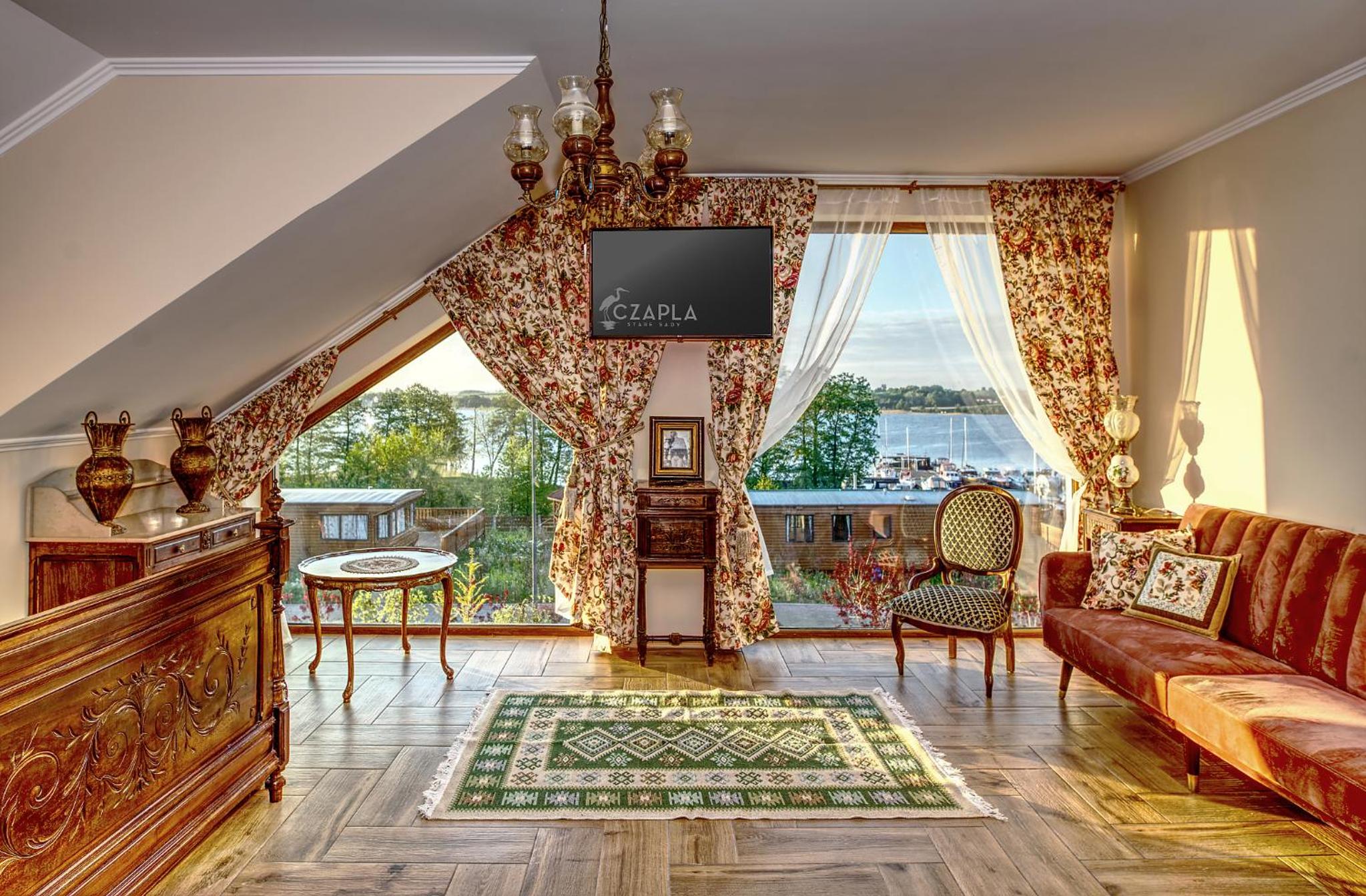 Family Room photo 1
