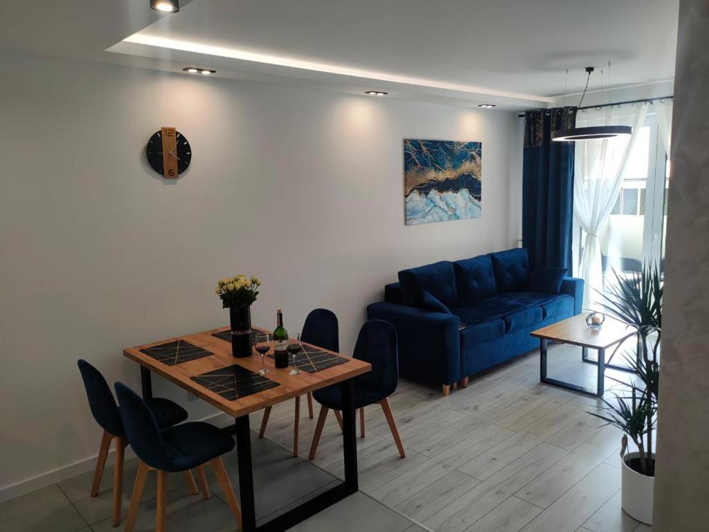 One-Bedroom Apartment - Photo 14