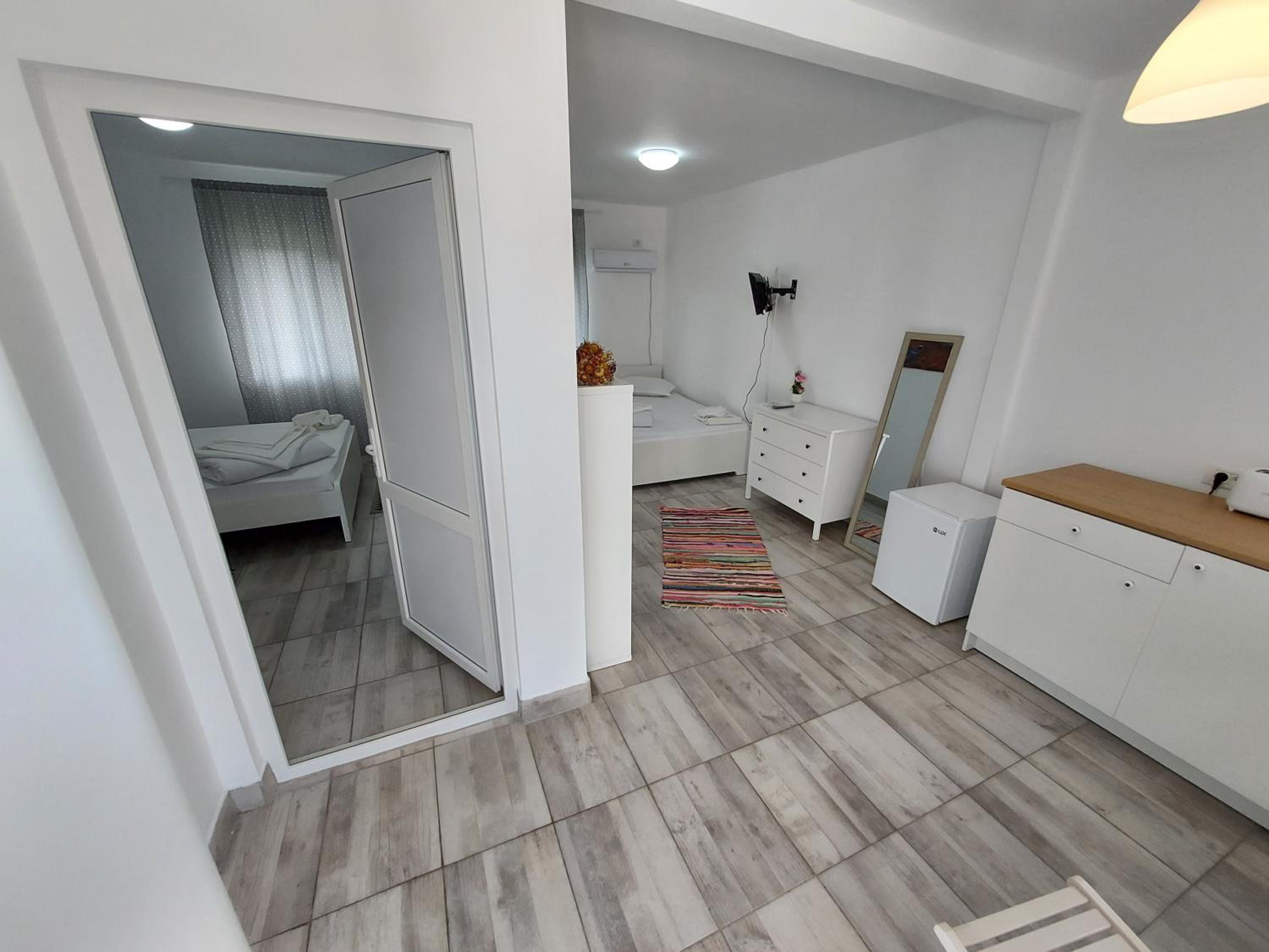 Apartment - Photo 3
