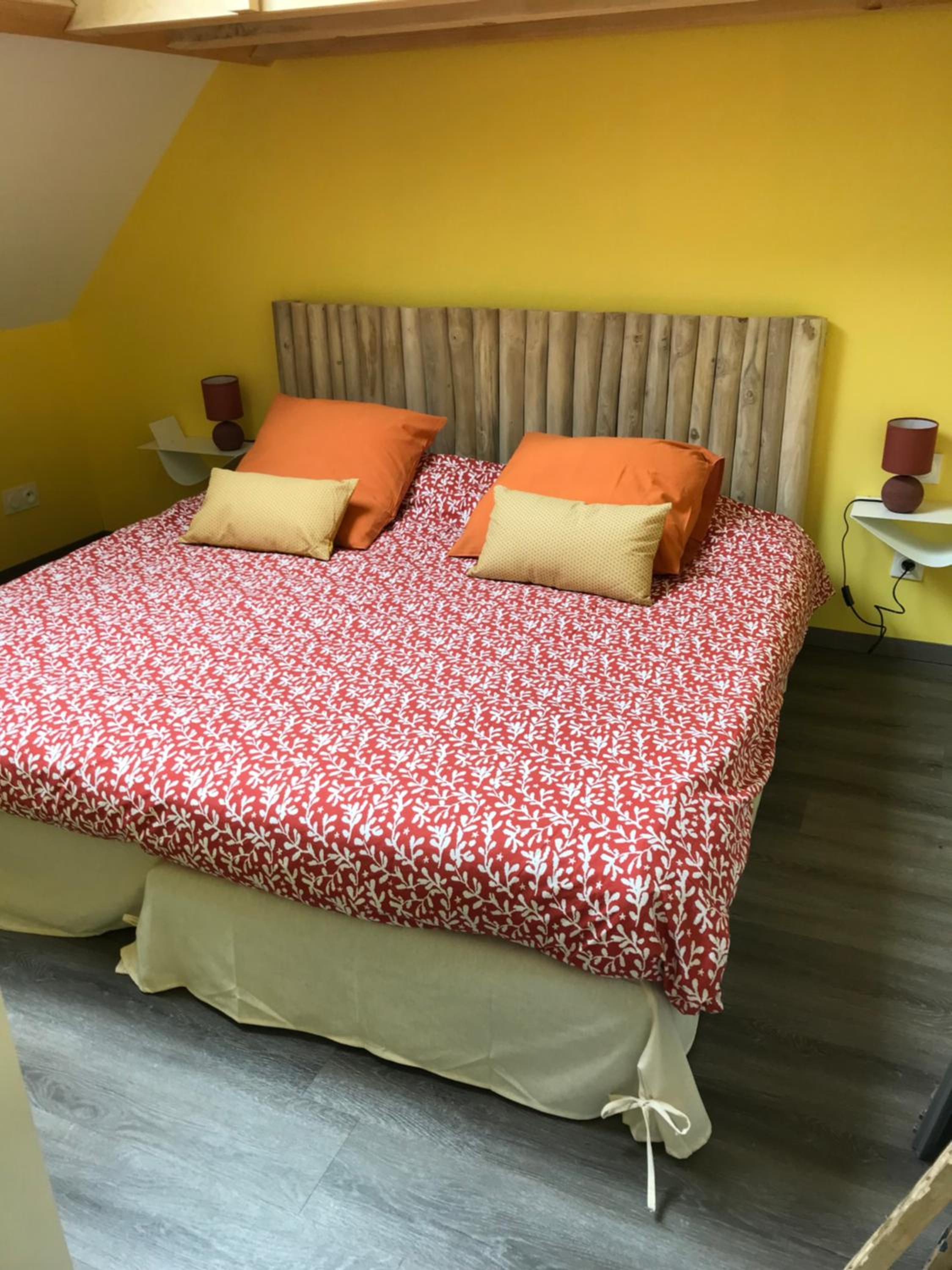 Deluxe Room (2 Adults + 1 Child)