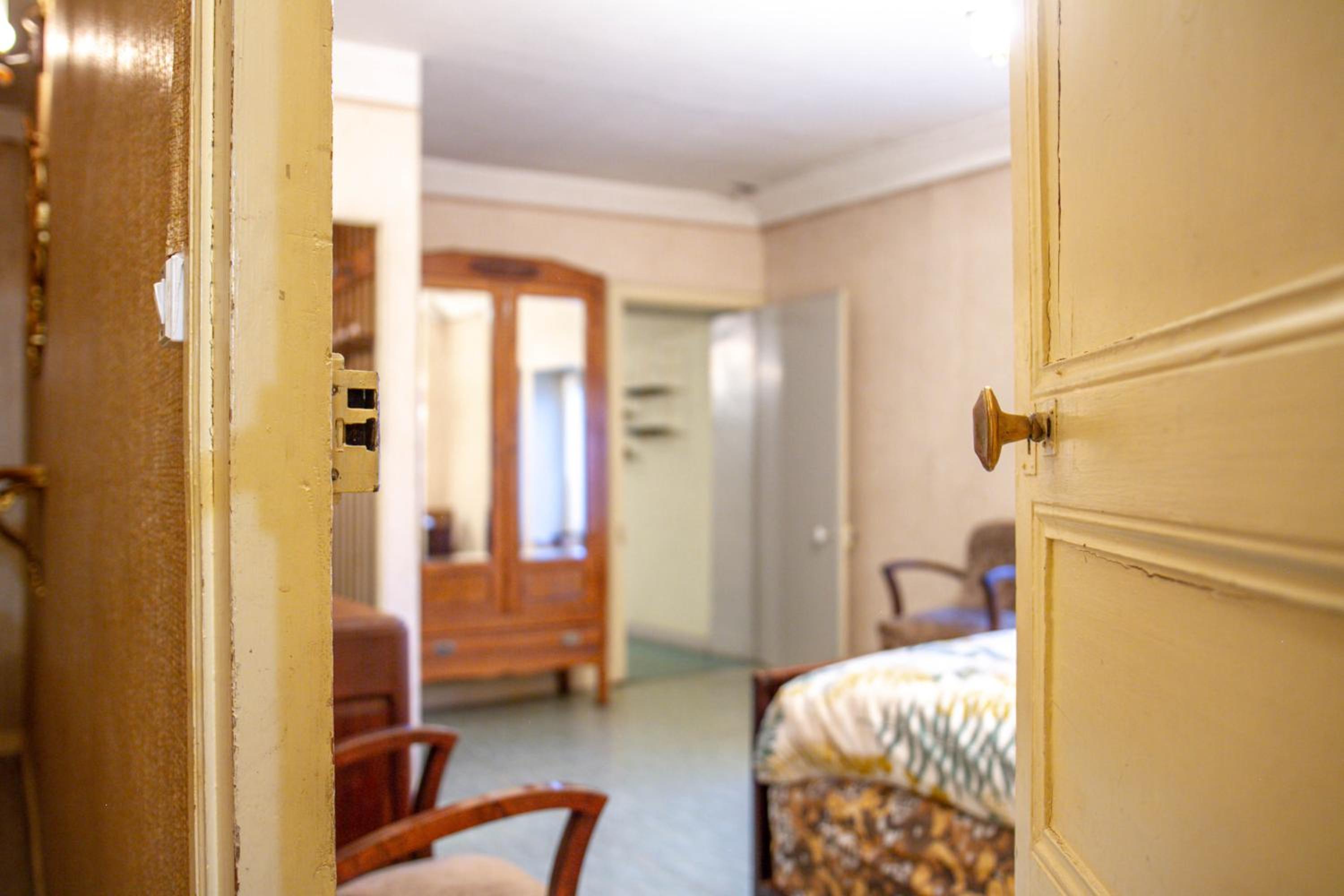Double Room with Shared Bathroom photo 2