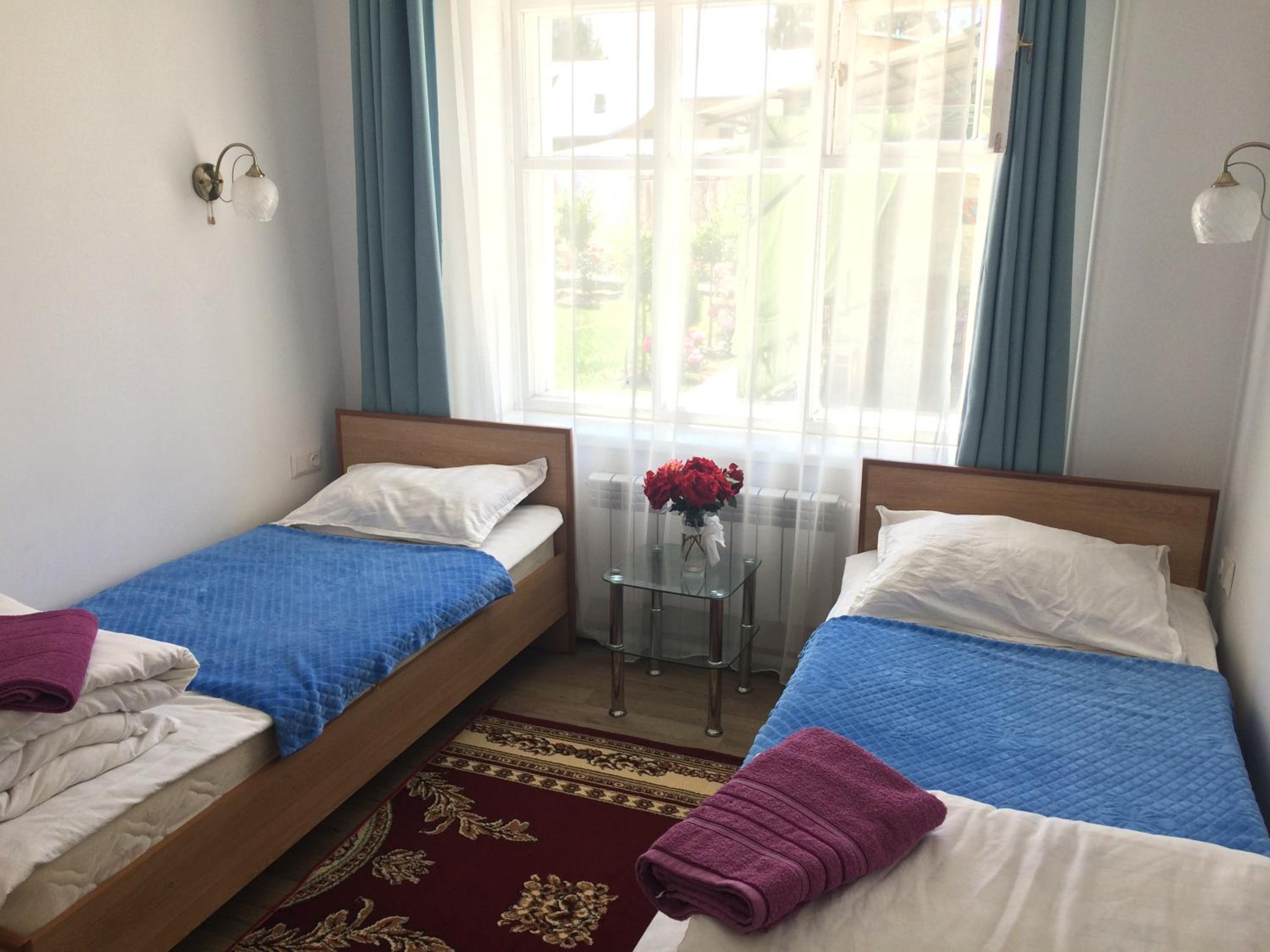 Standard Twin Room with Shared Bathroom photo 2