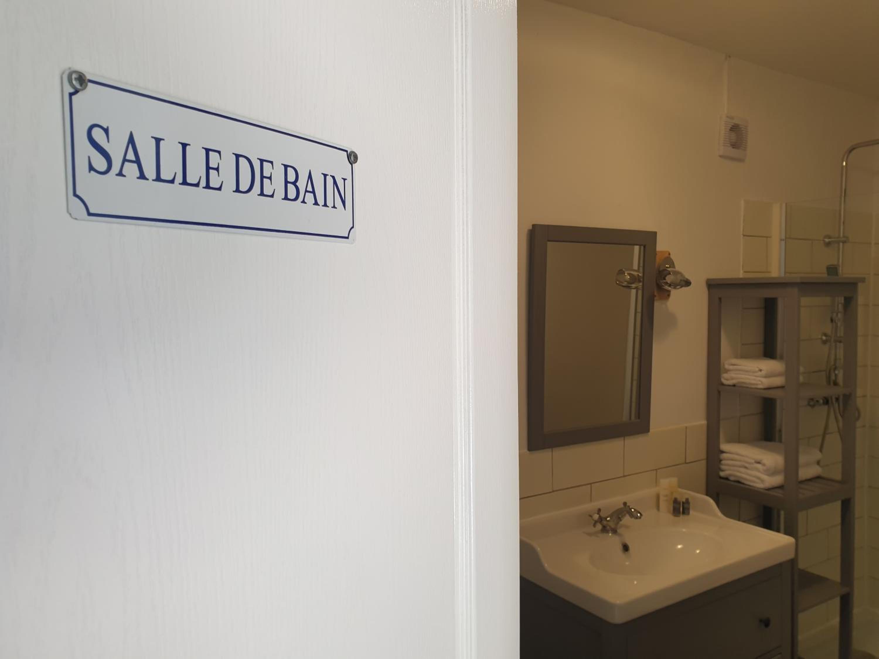Deluxe Double or Twin Room photo 2