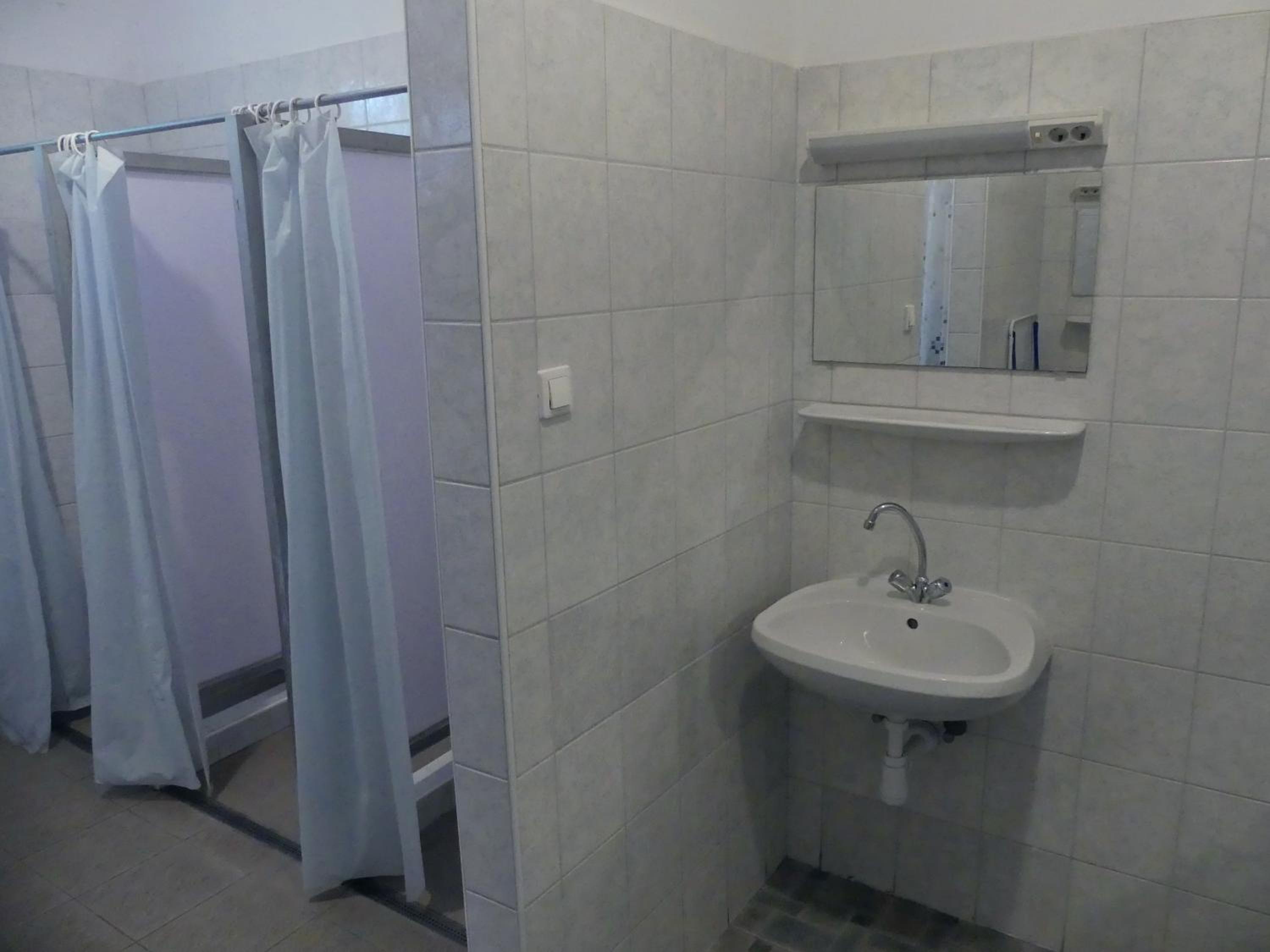 Quadruple Room with Shared Bathroom photo 3