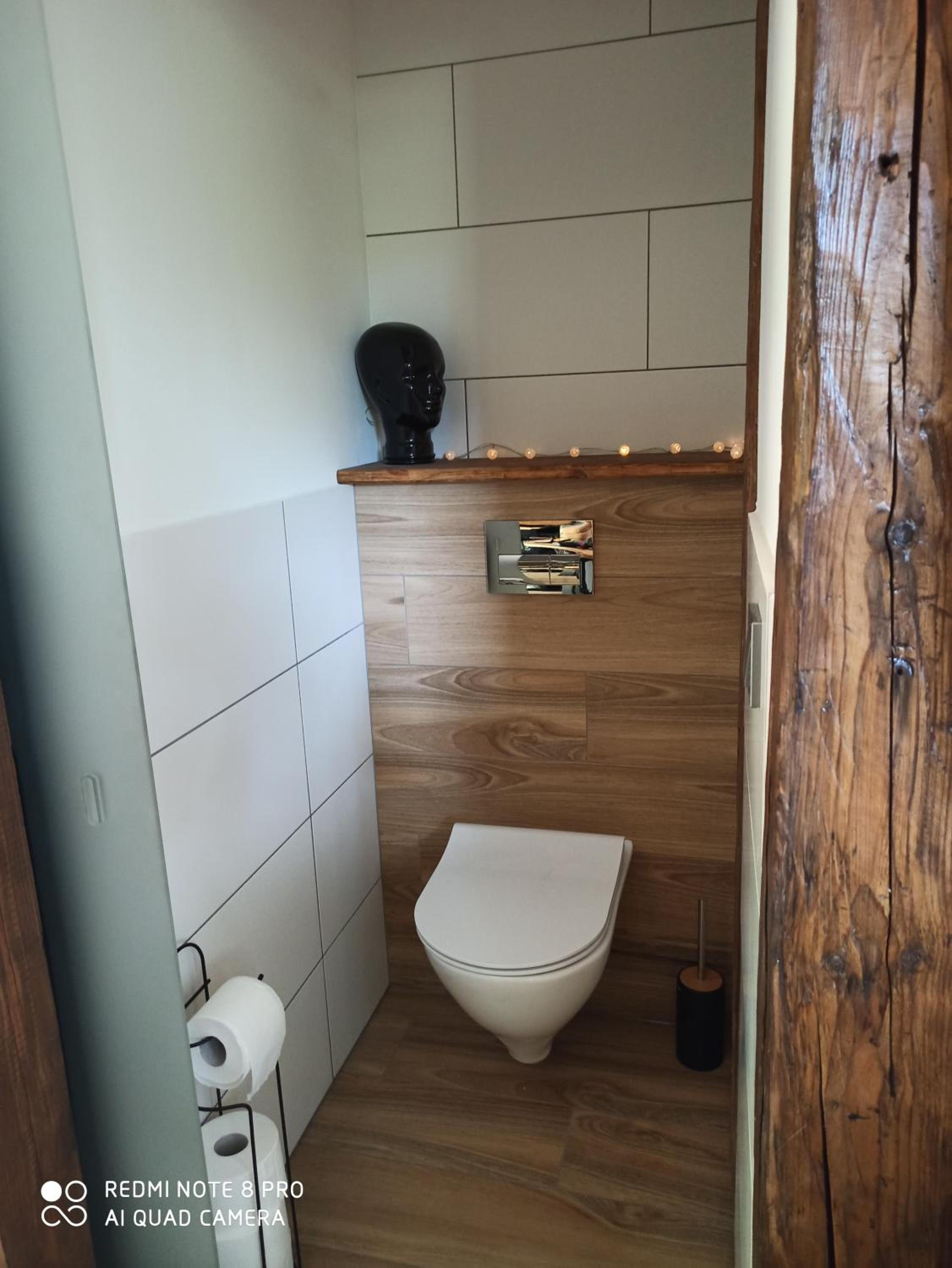 One-Bedroom Apartment - Photo 1