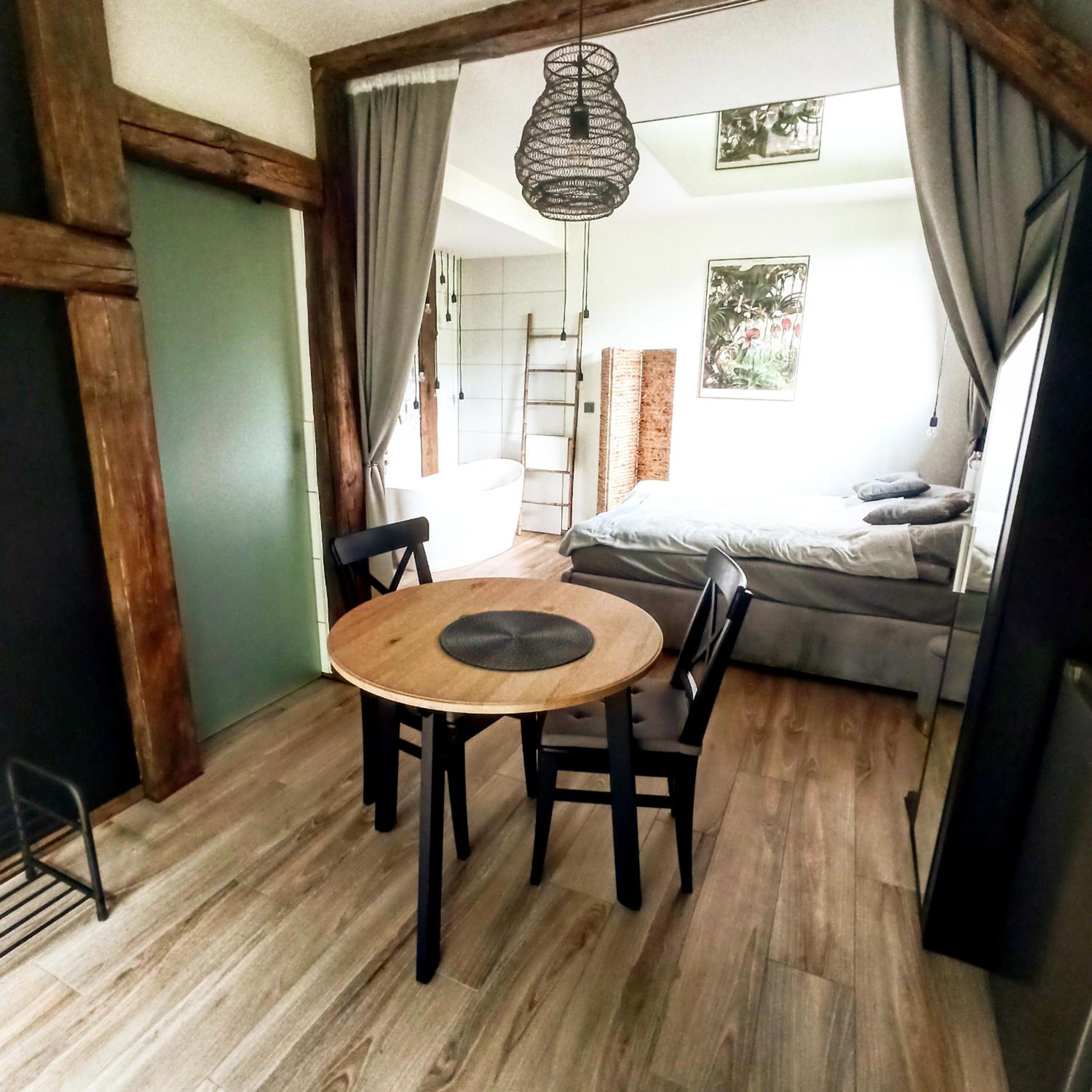 One-Bedroom Apartment - Photo 3