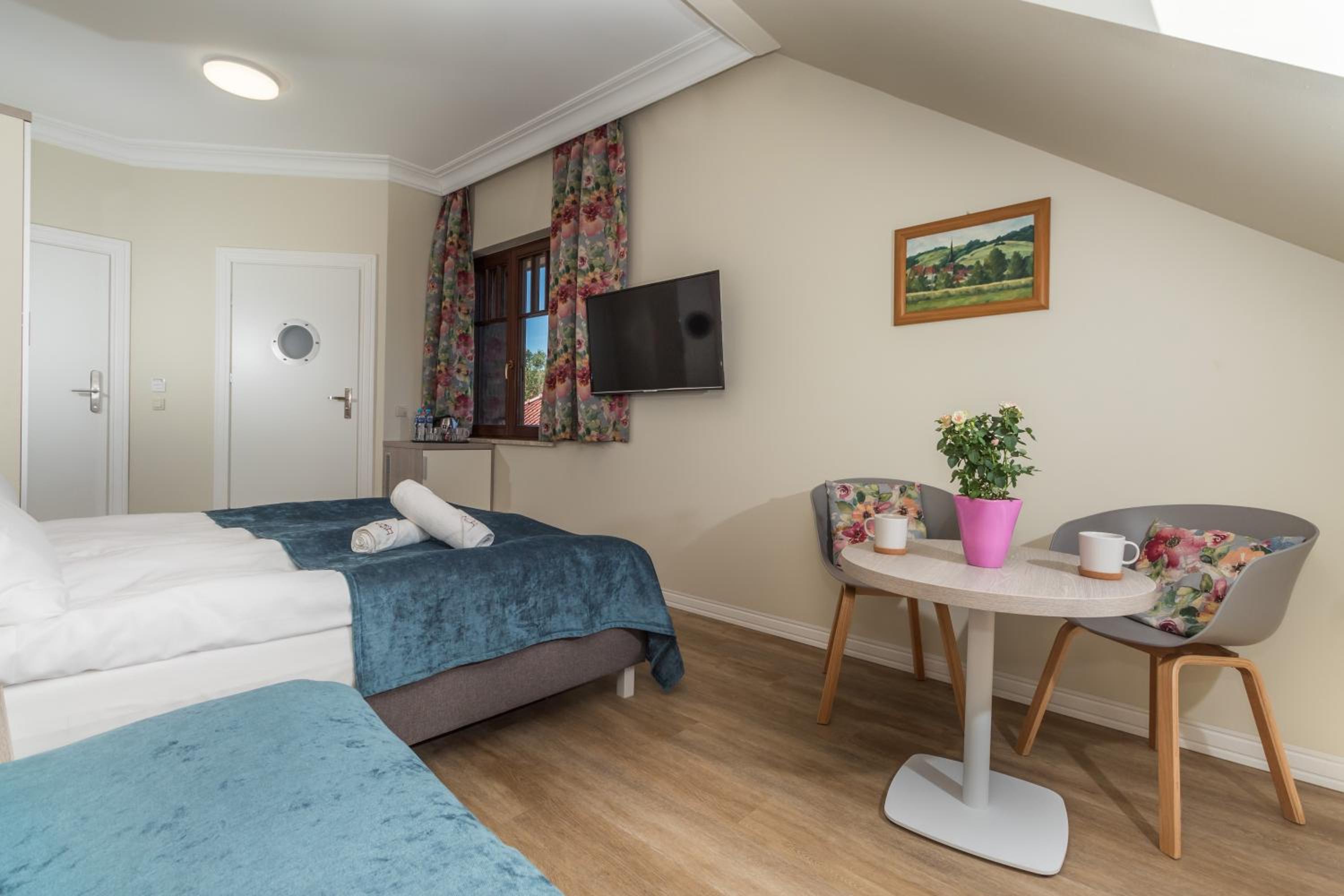Triple Room with Private Bathroom photo 2