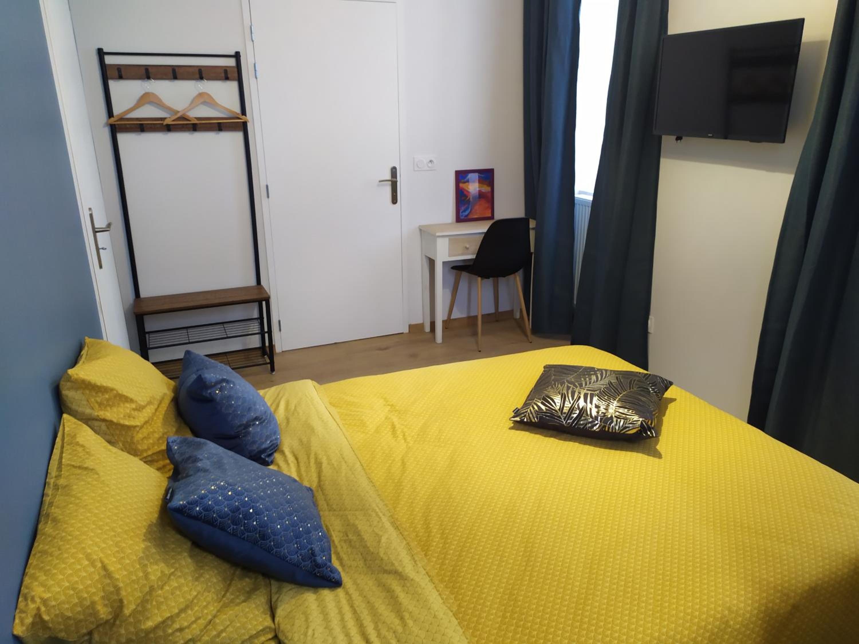 Double Room with Private Bathroom photo 2