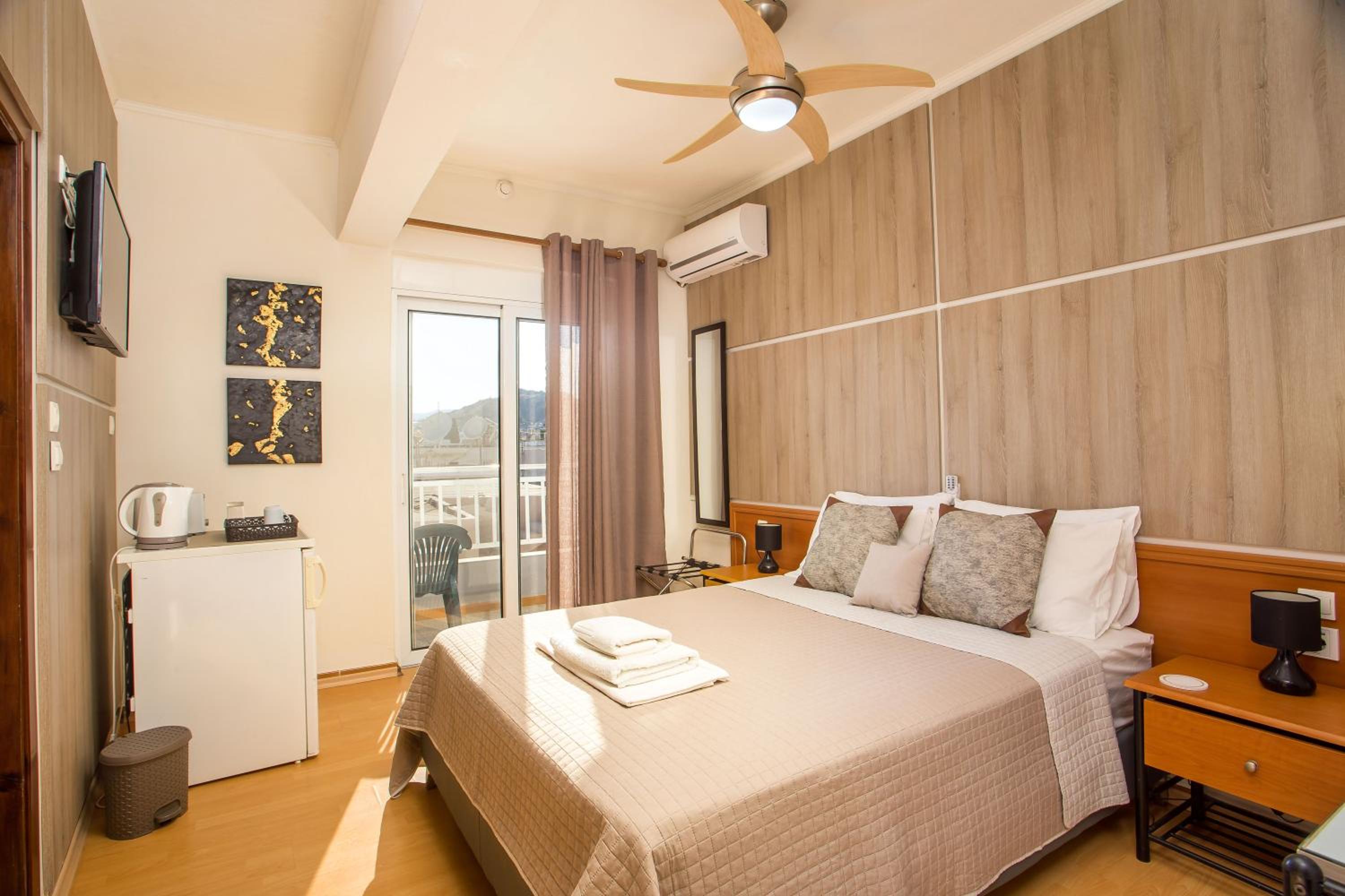 Single Room with Shower and Balcony