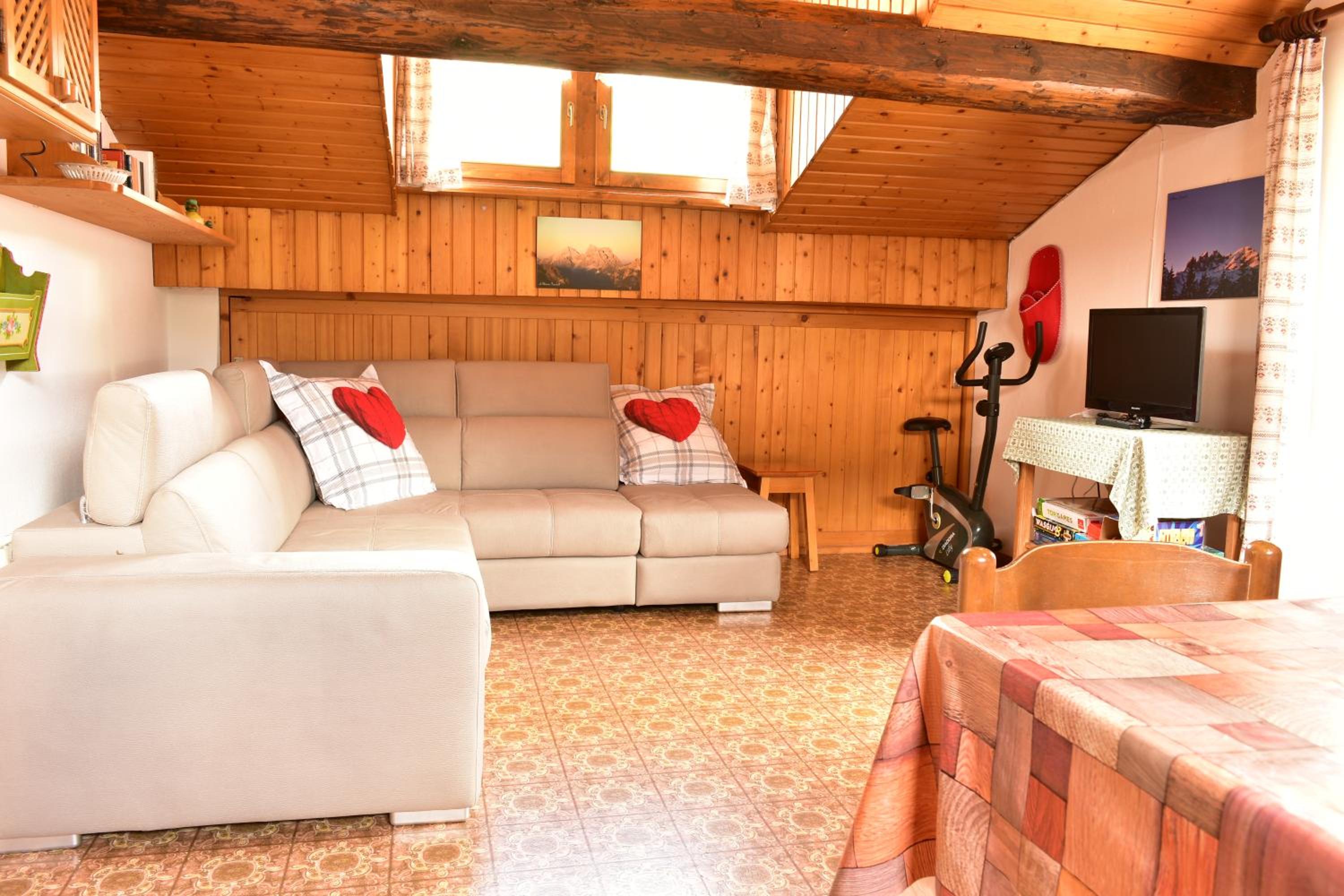Two-Bedroom Apartment - Attic photo 3
