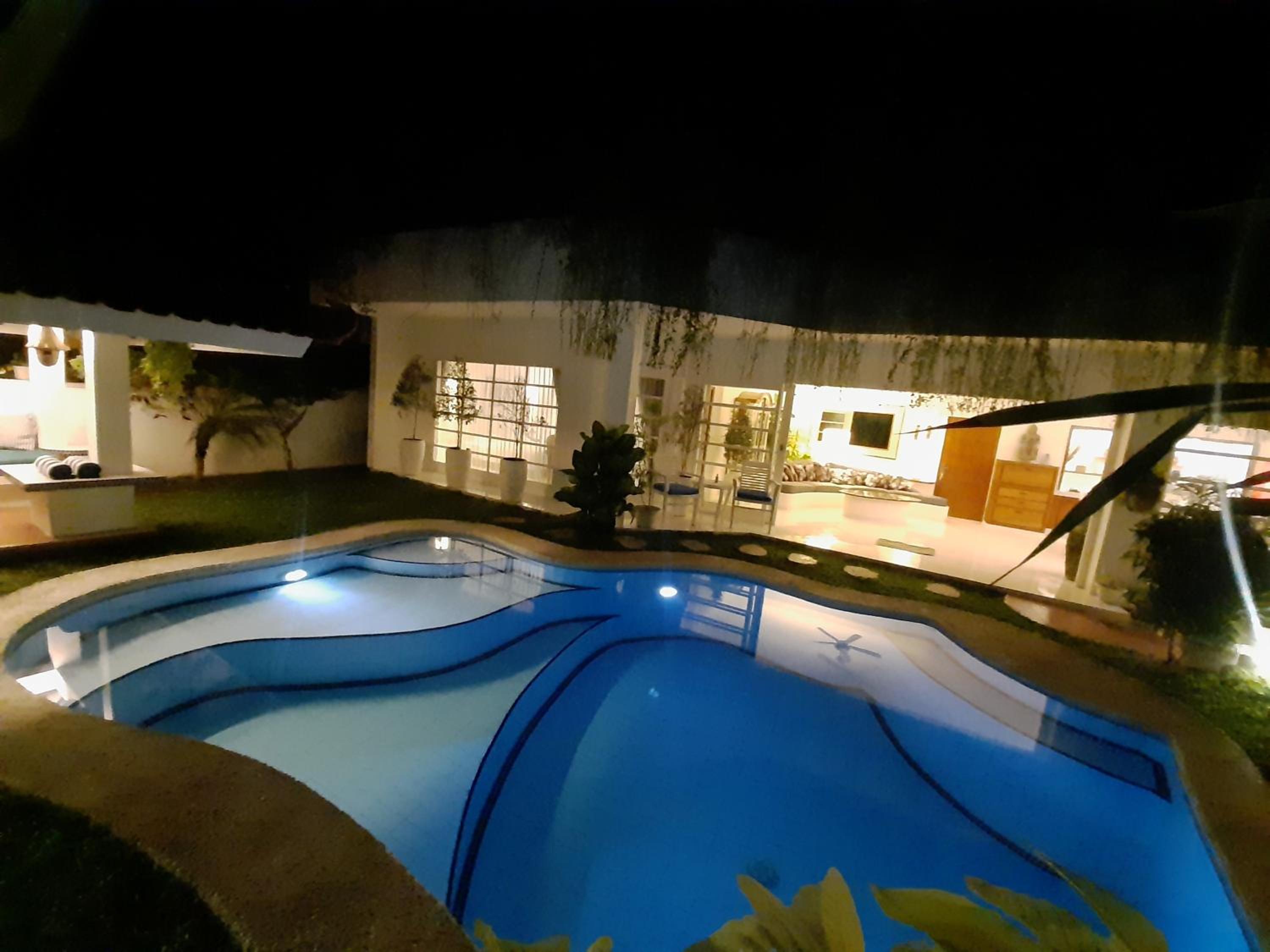 Villa with Private Pool - Photo 15