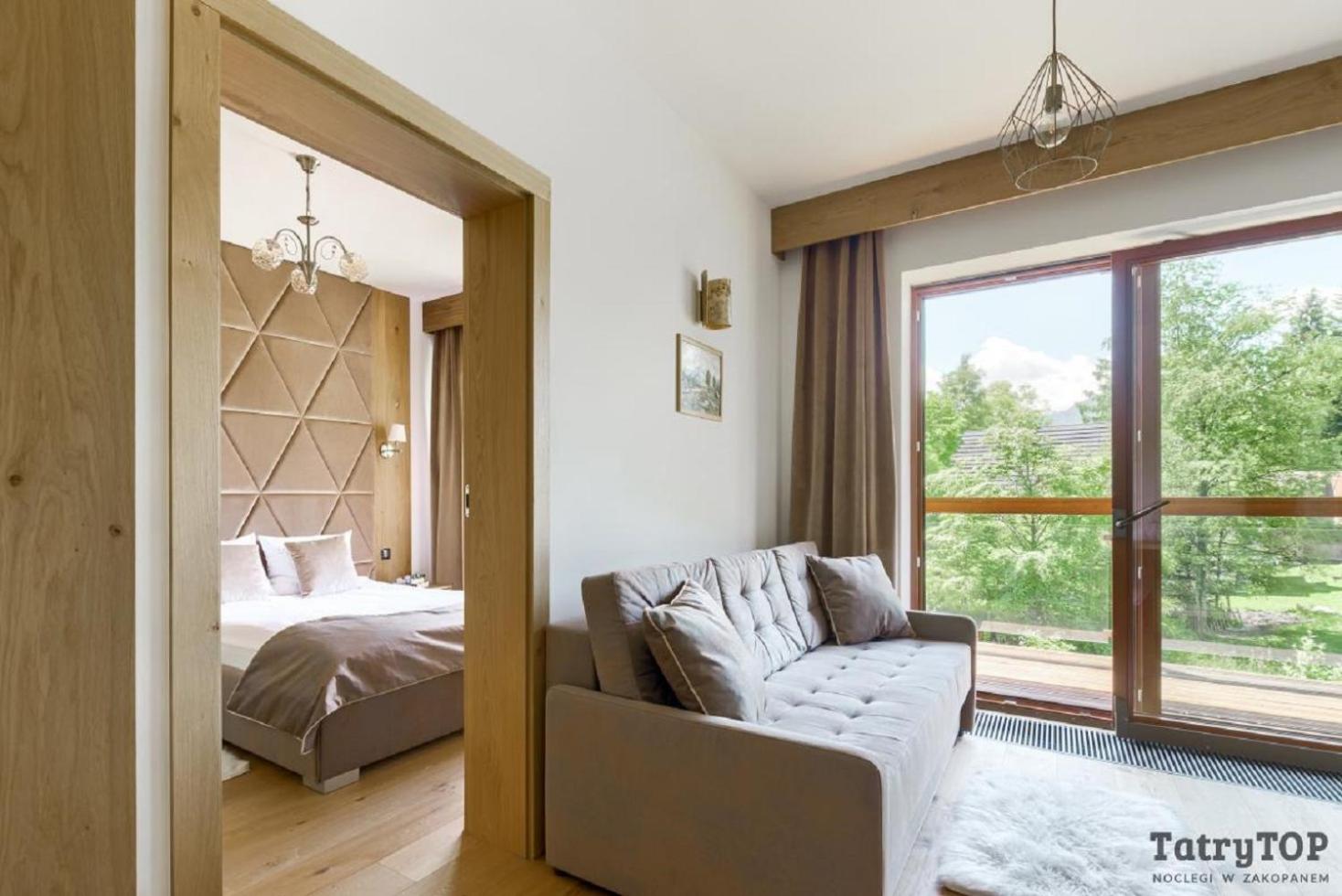 Deluxe Apartment no. 15 with Mountain View and Balcony