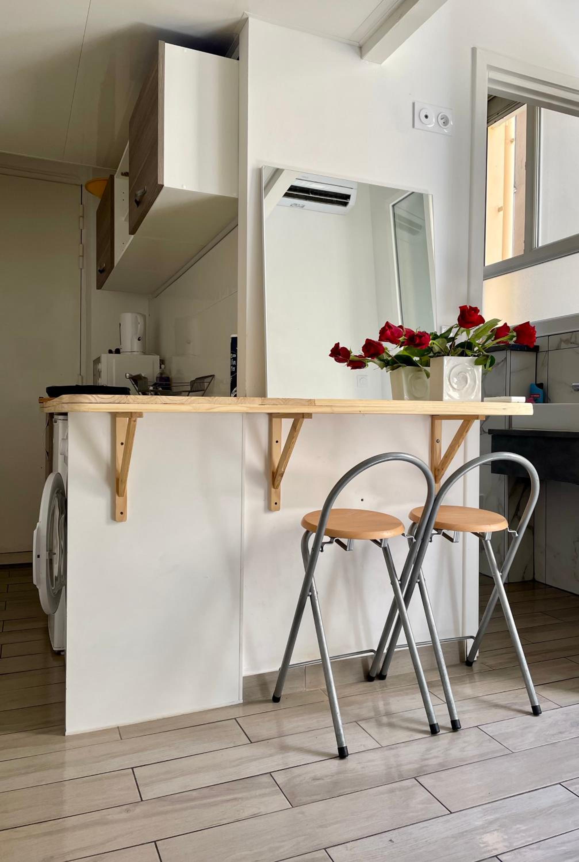 Apartment - Split Level - Photo 11