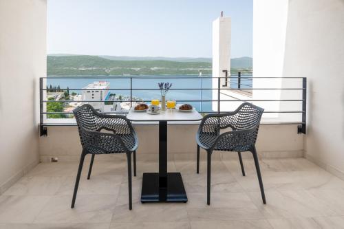 Double Room with Balcony and Sea View