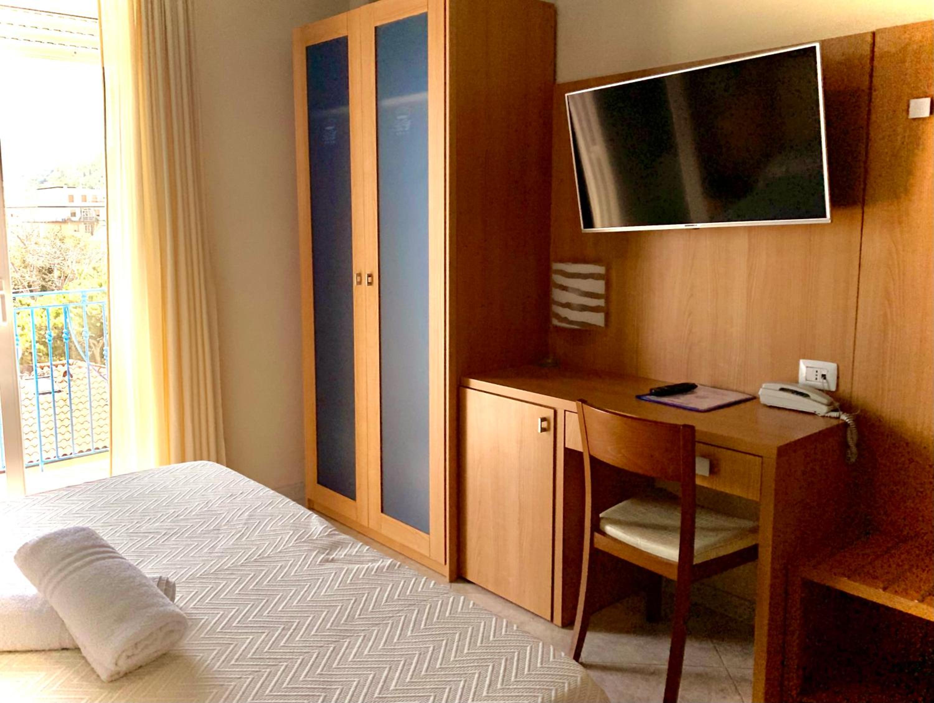 Small Double Room photo 2