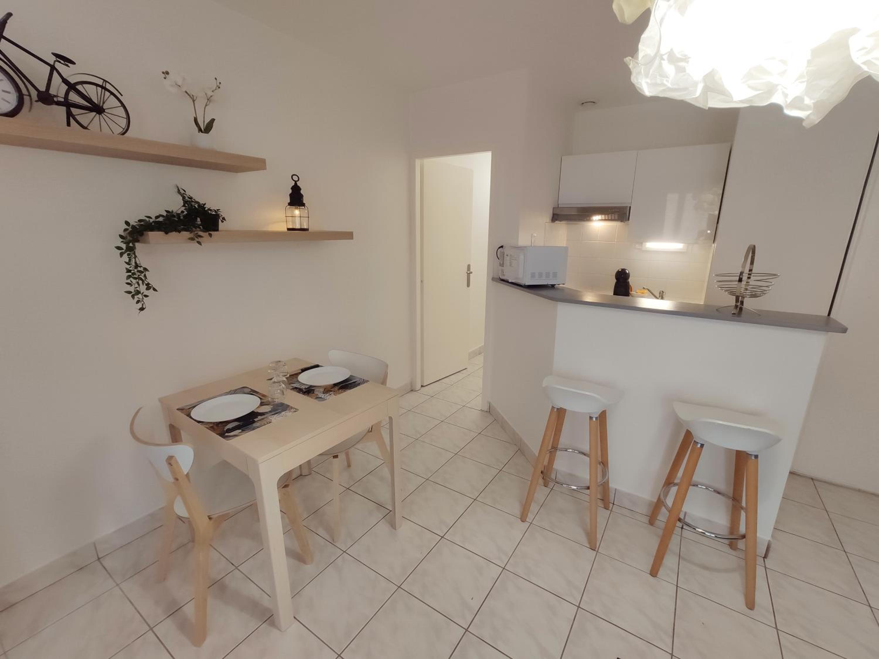 One-Bedroom Apartment