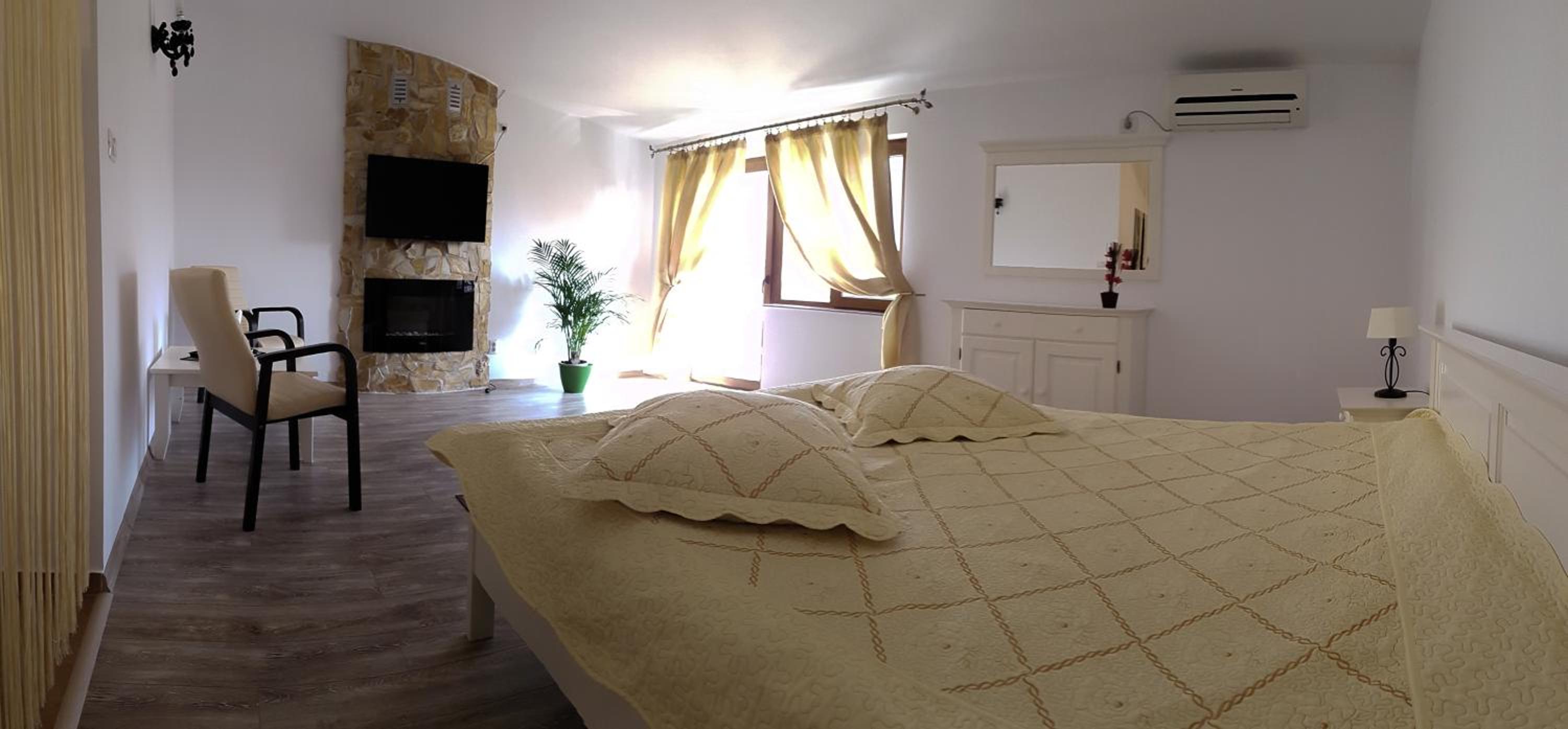 Deluxe Double Room with Sea View photo 2