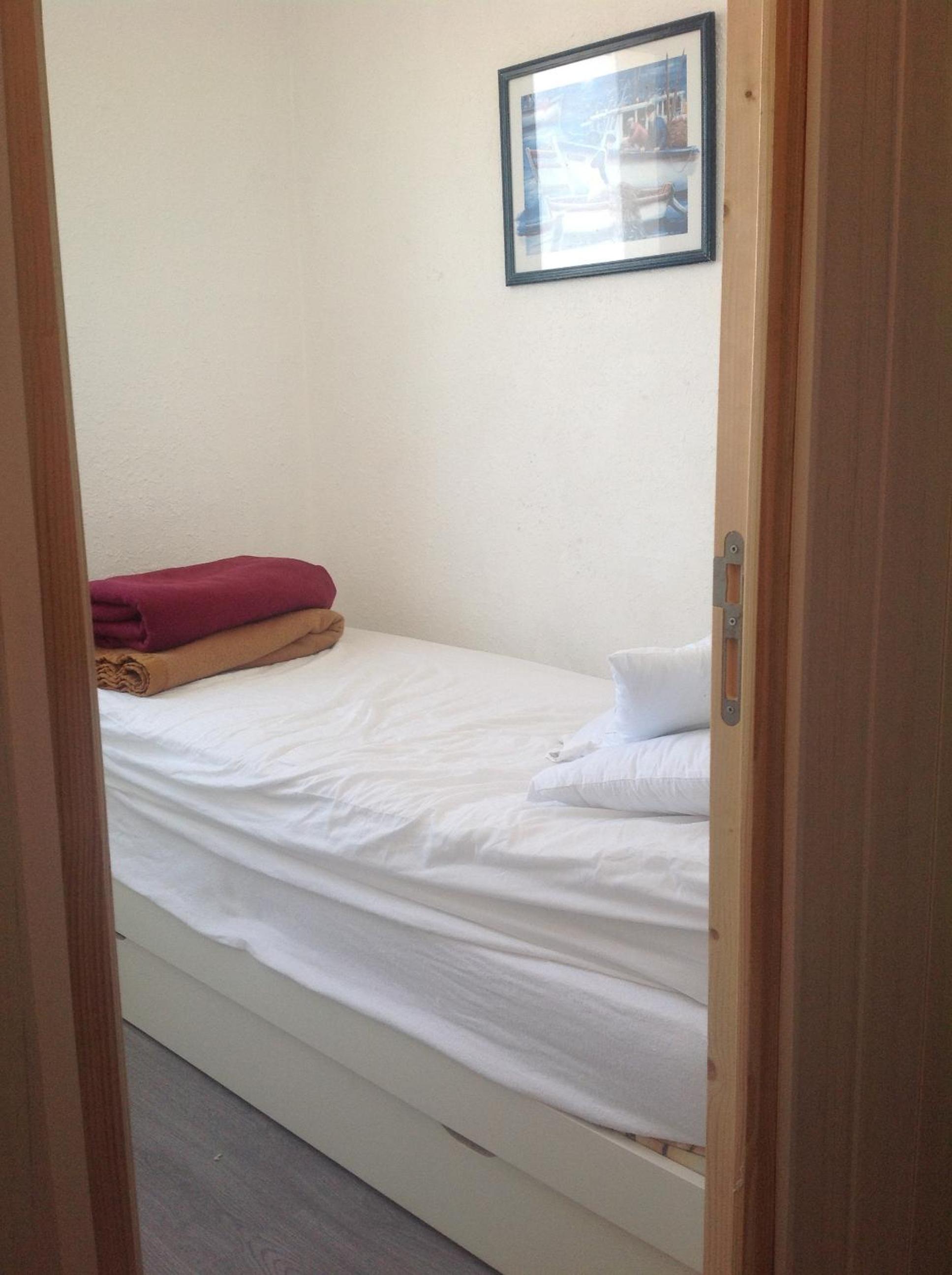 Apartment with Balcony - Photo 7