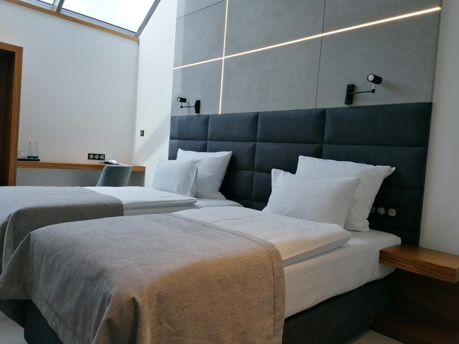 Deluxe Twin Room - Photo 2