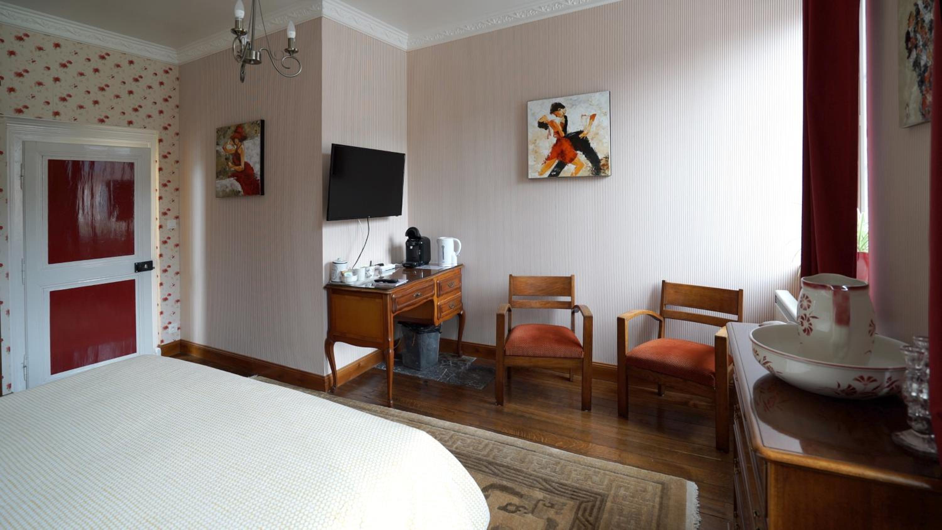 Double Room with Private Bathroom photo 2