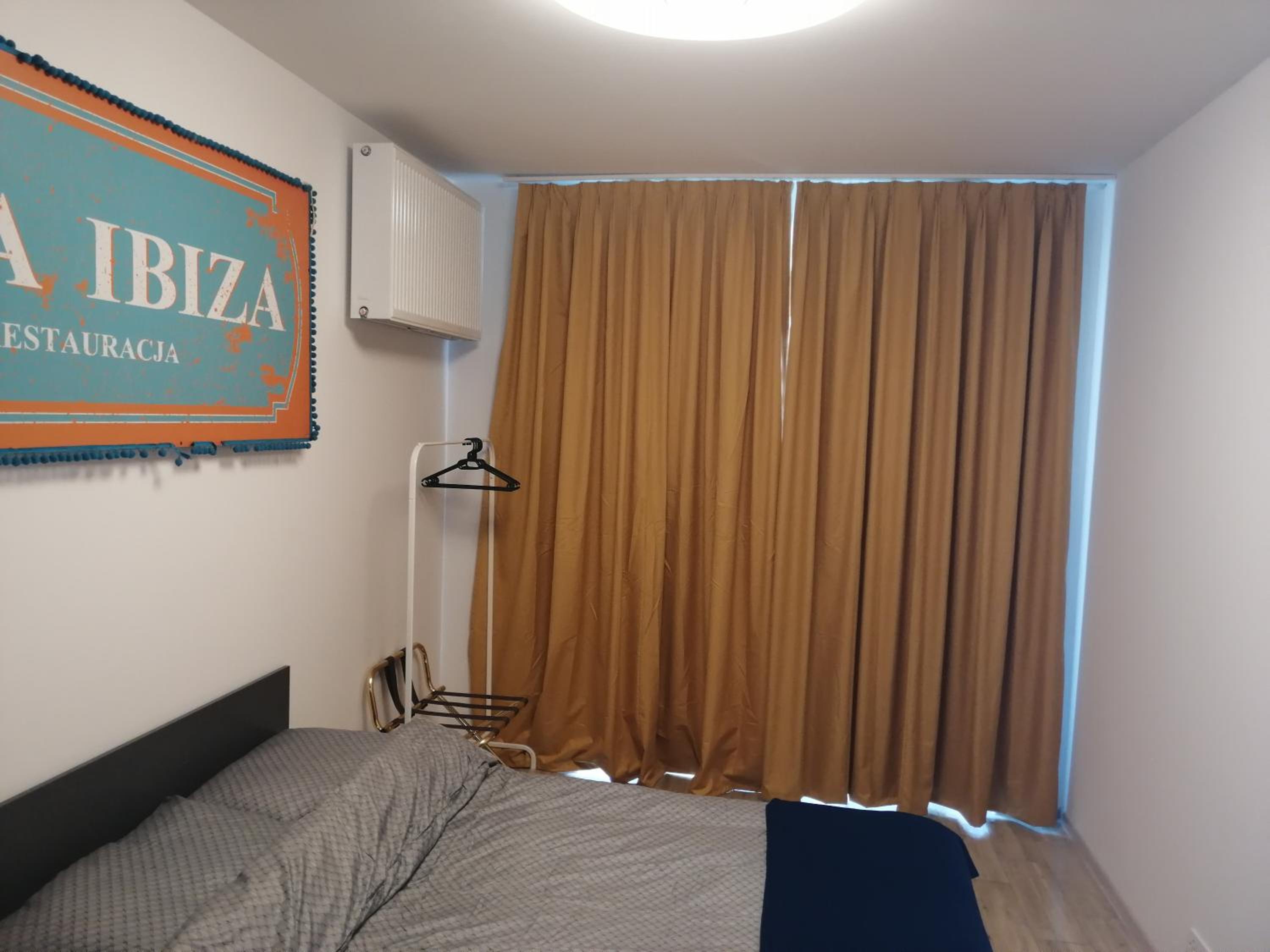 One-Bedroom Apartment with Balcony - Photo 3