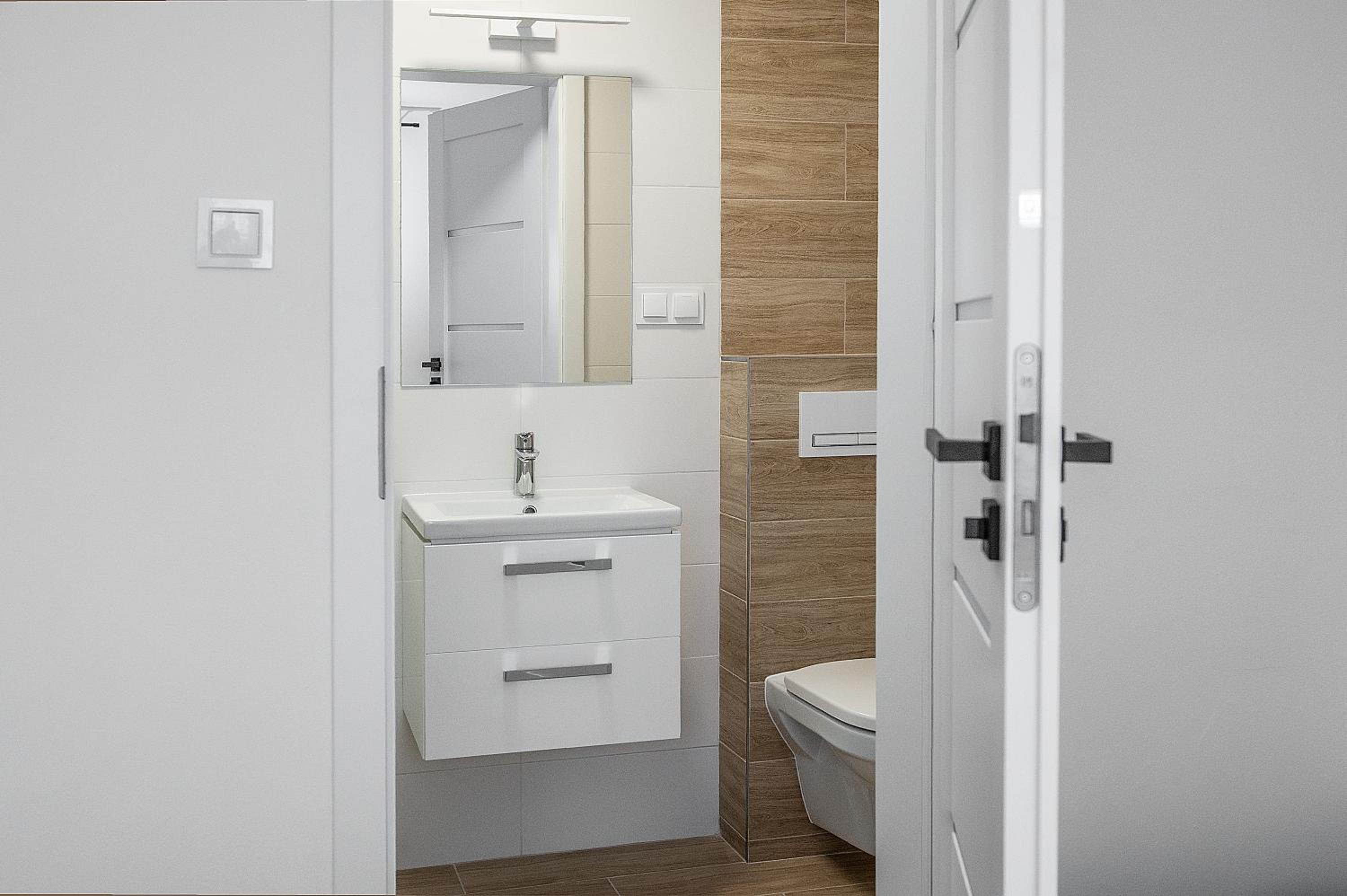 Double or Twin Room with Balcony - Photo 8