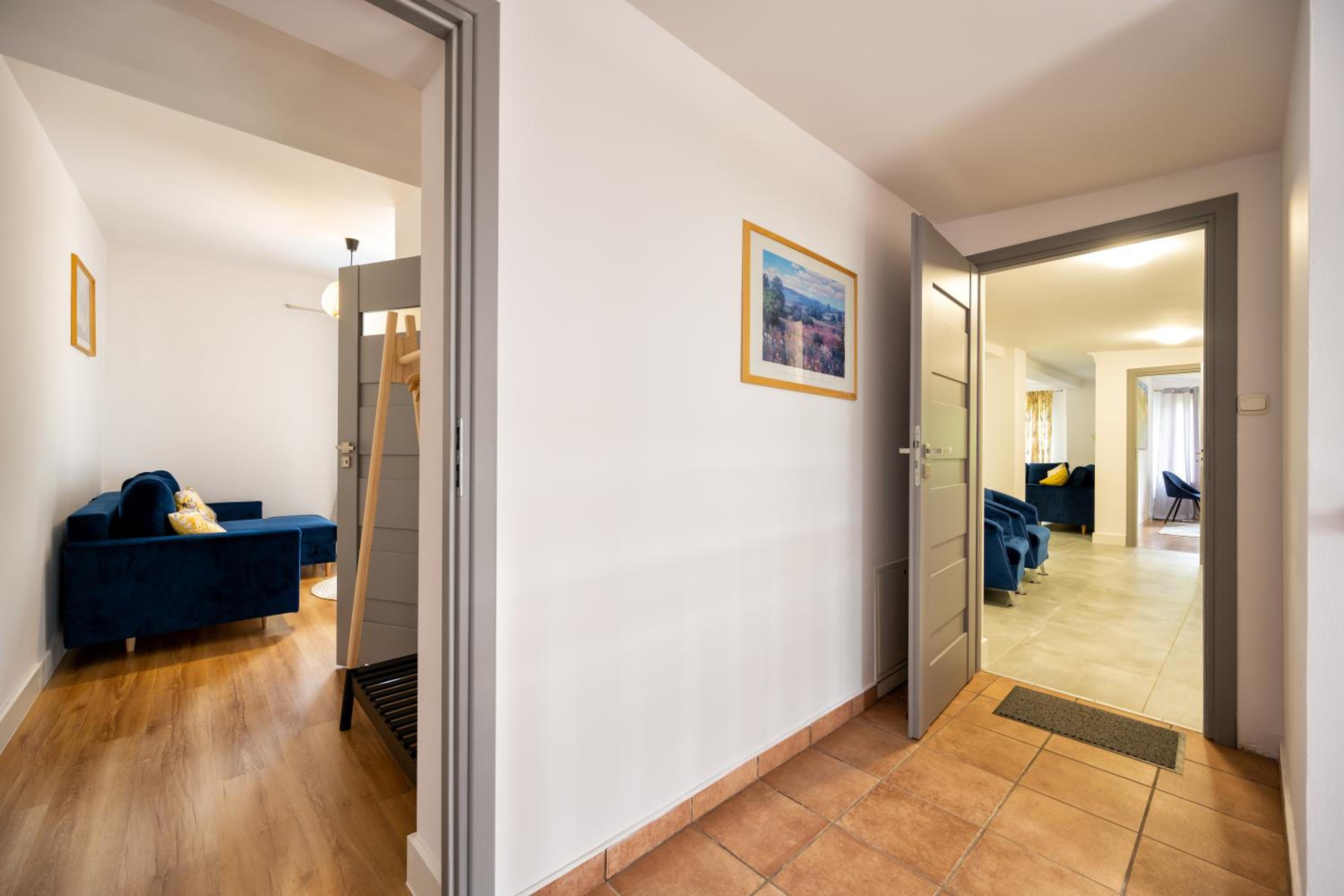 Two-Bedroom Apartment - Photo 12