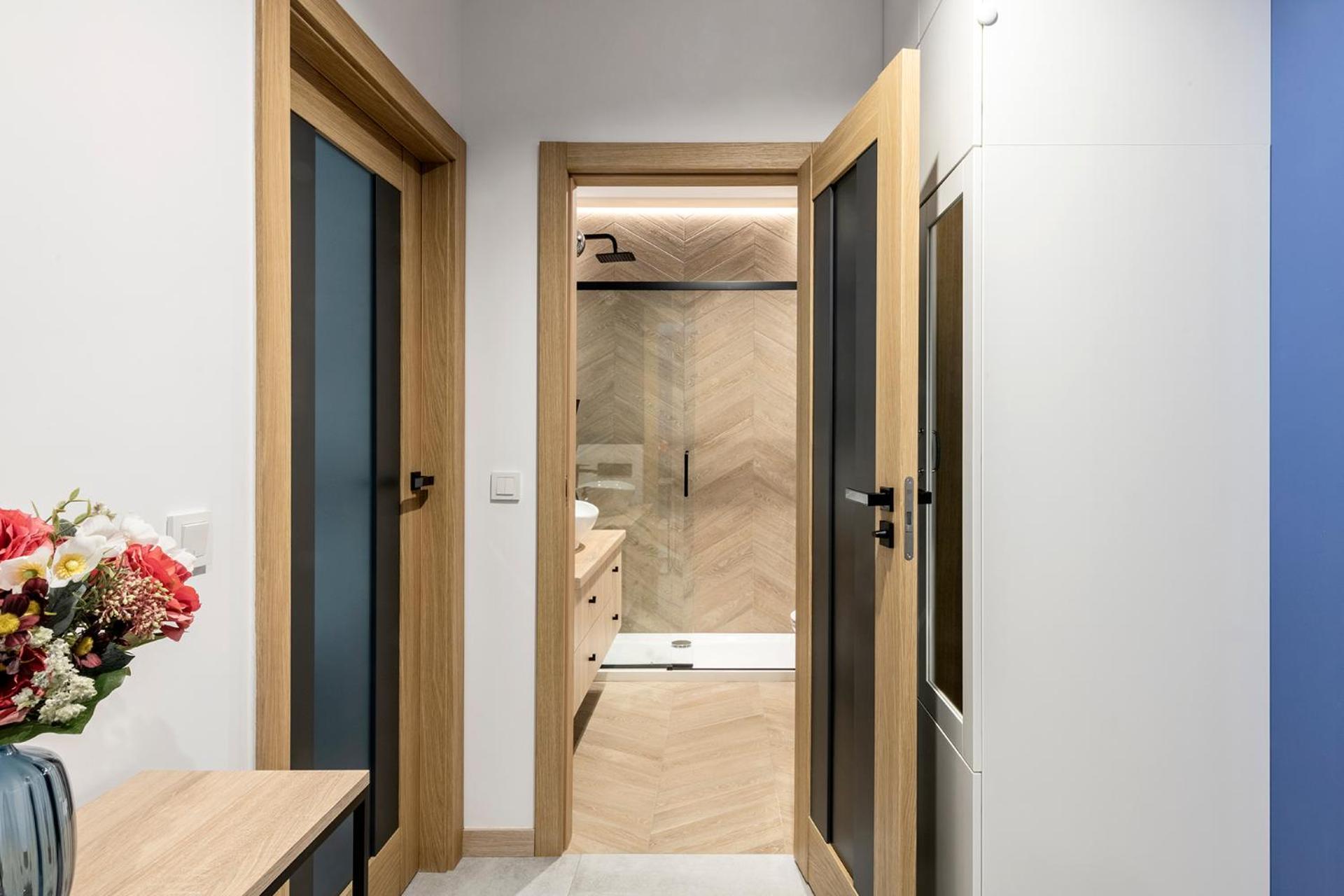 One-Bedroom Apartment - Photo 12
