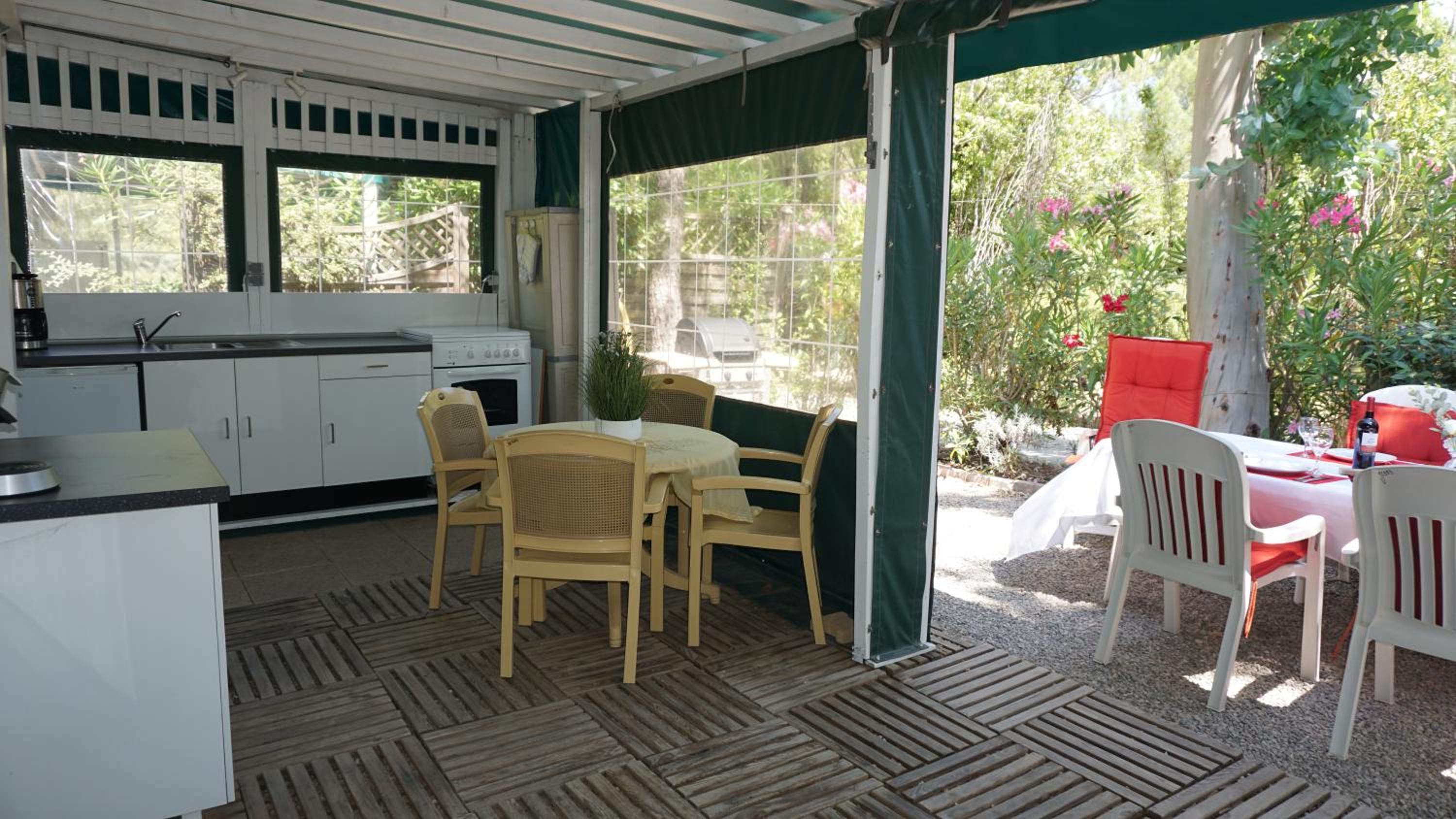 Mobile Home photo 3