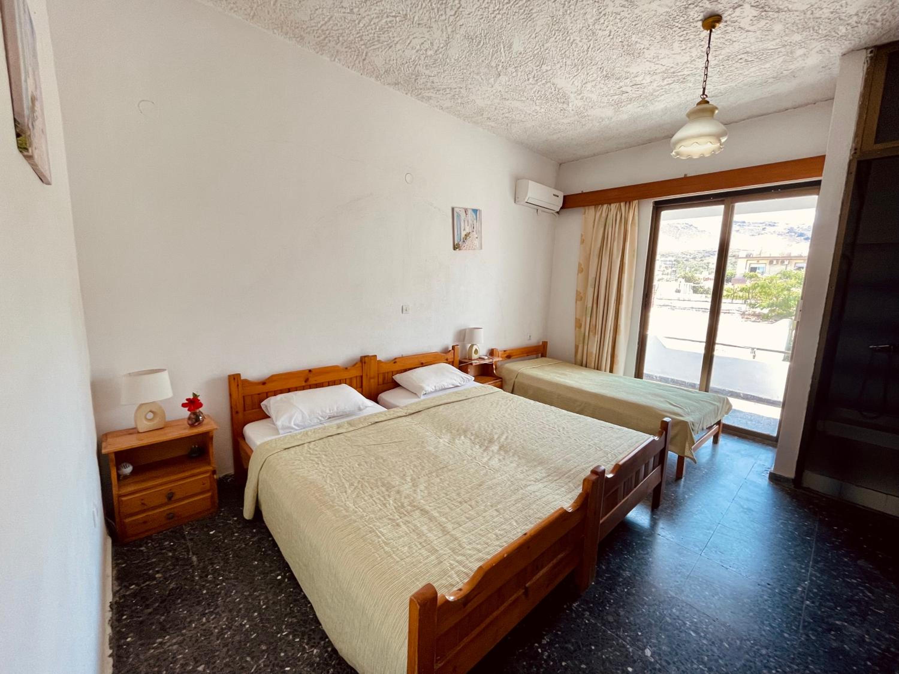 Standard Twin Room with Mountain View photo 1