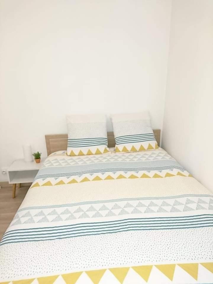 Two-Bedroom Apartment - Photo 6