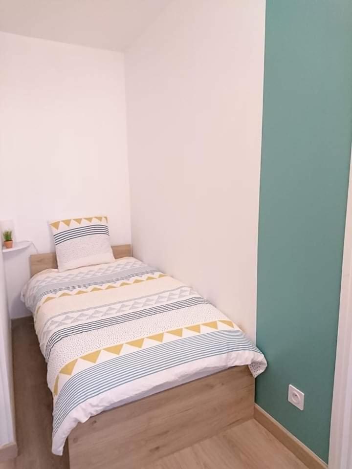 Two-Bedroom Apartment - Photo 9