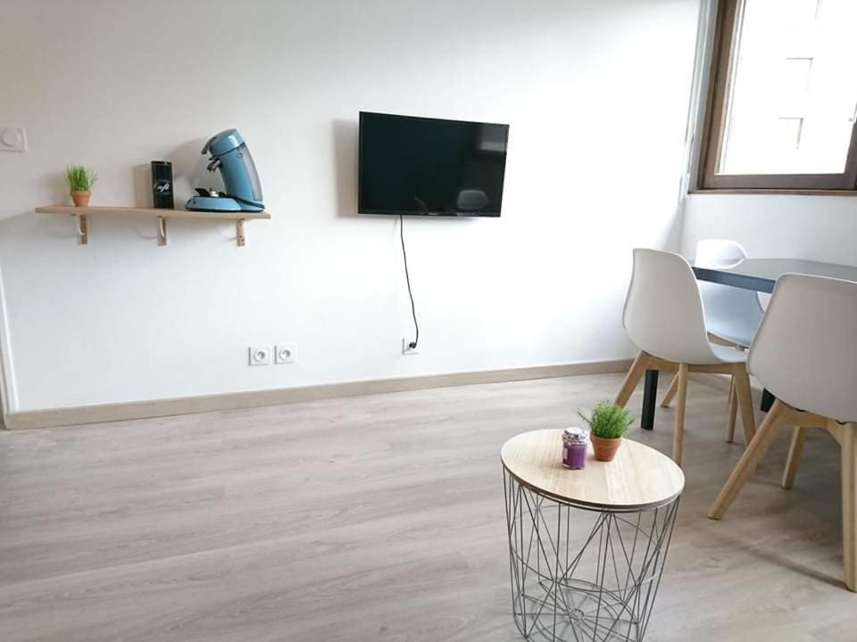 One-Bedroom Apartment - Photo 8