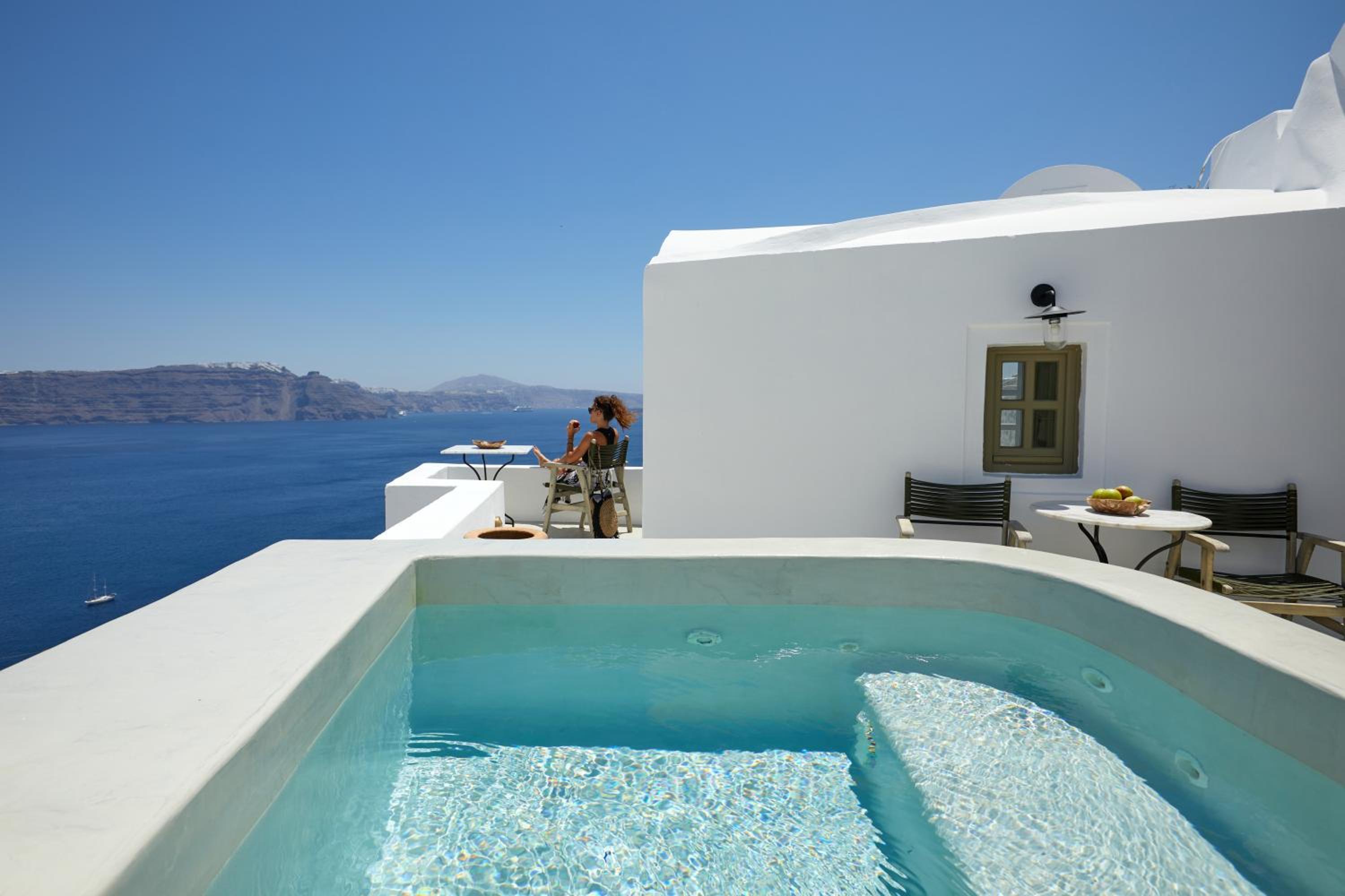 Deluxe Suite with Outdoor Hot Tub photo 2