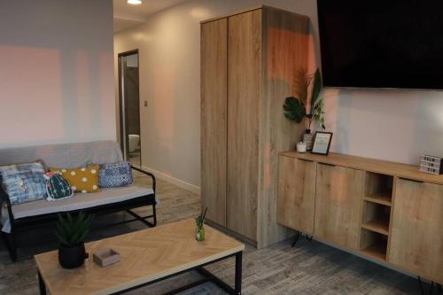 One-Bedroom Apartment - Photo 4