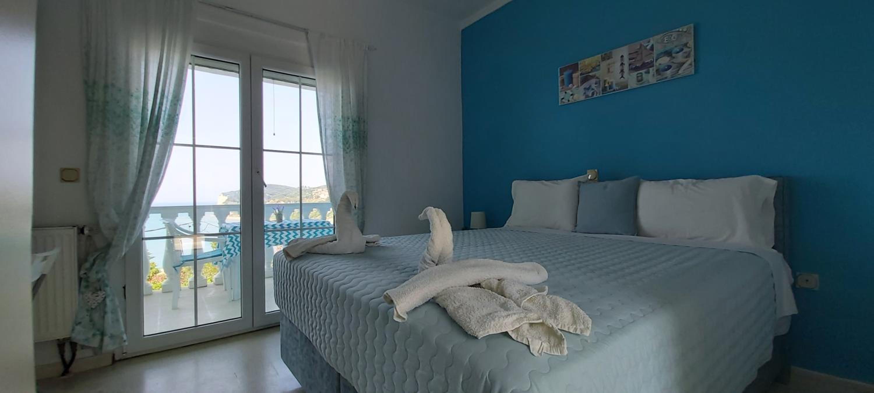 One-Bedroom Suite - Photo 1