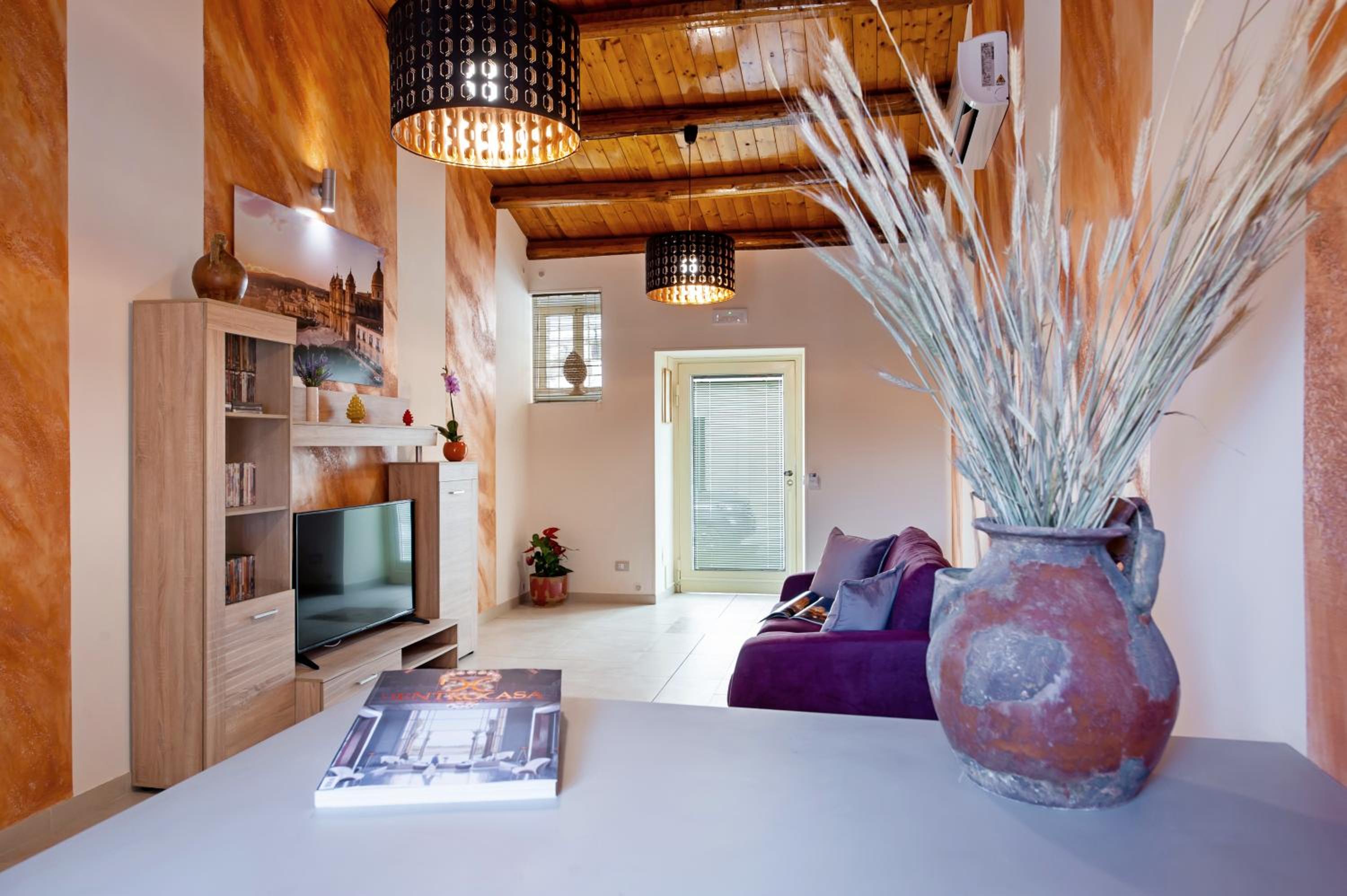 One-Bedroom Apartment - Photo 19