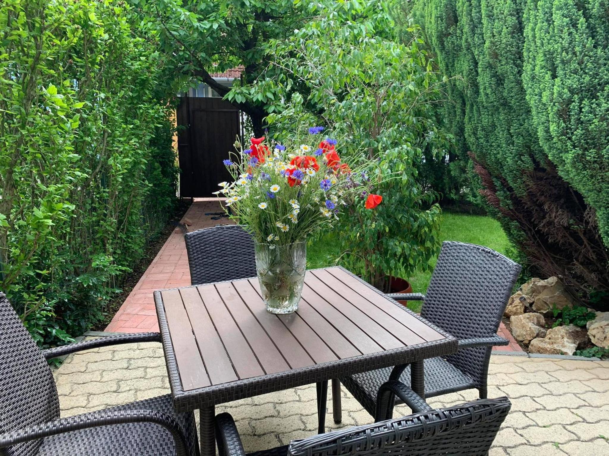 Apartment with Terrace - Photo 18