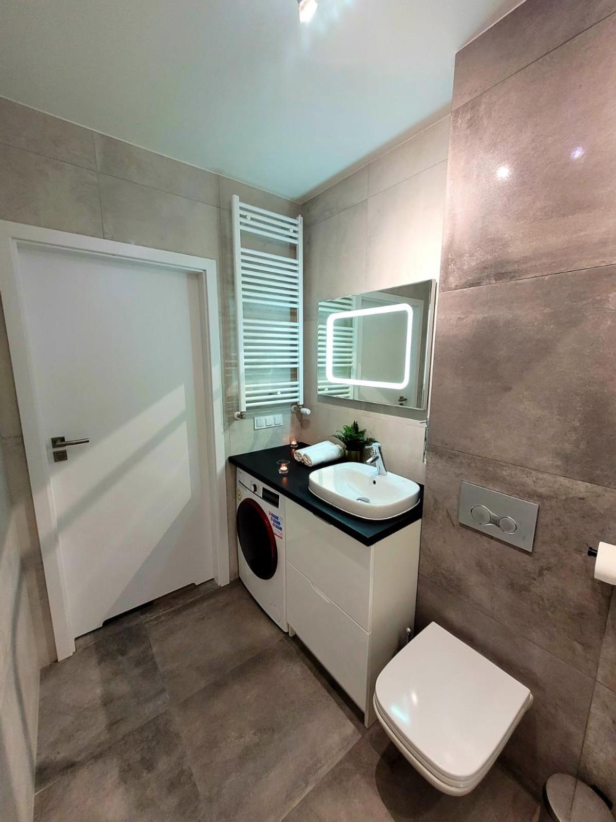 Standard Suite - Photo 10