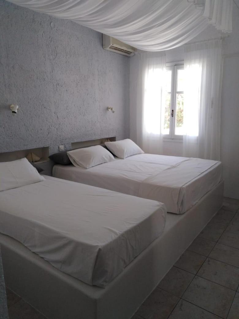 One-Bedroom Apartment with Side Sea View photo 2