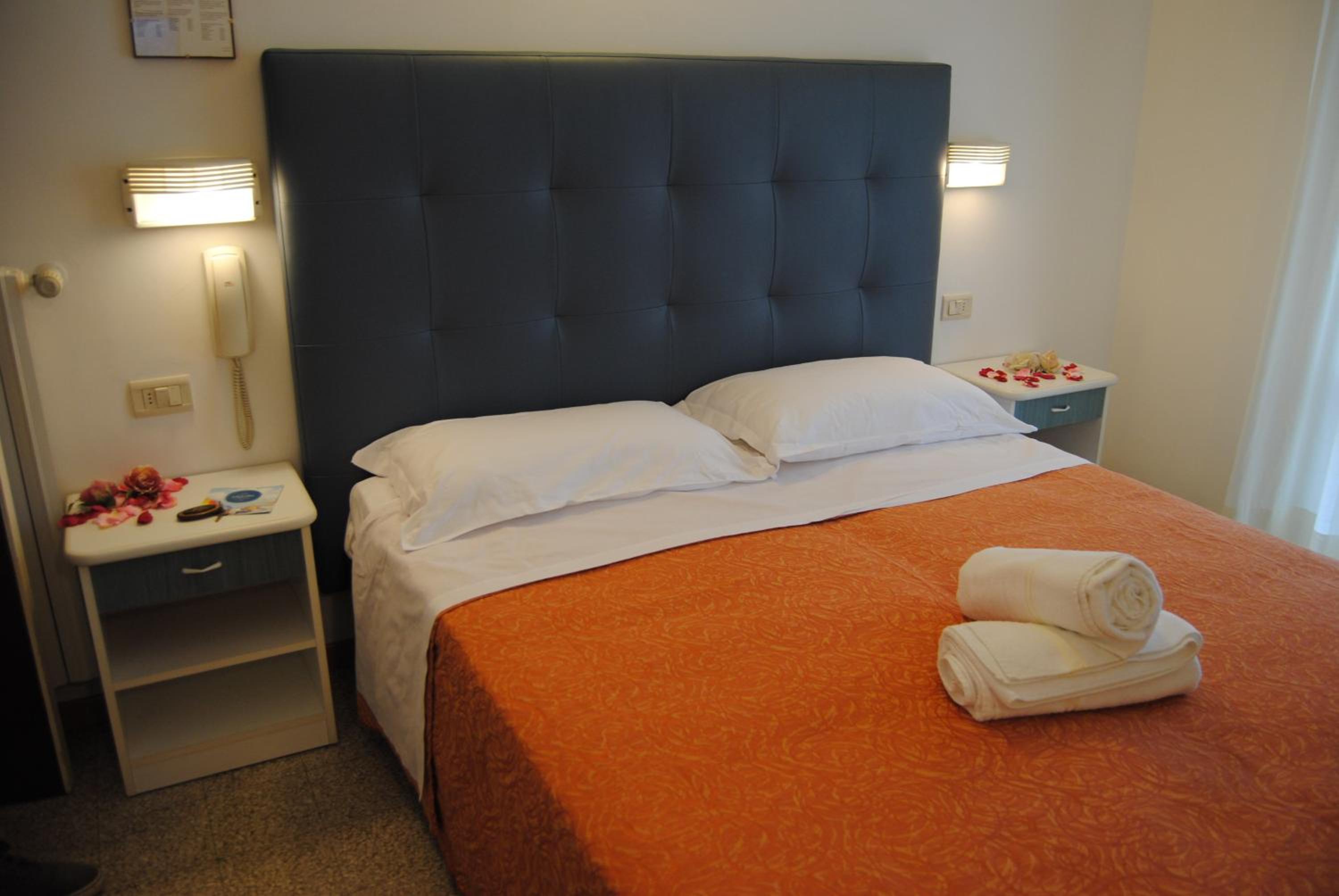Triple Room - Photo 2